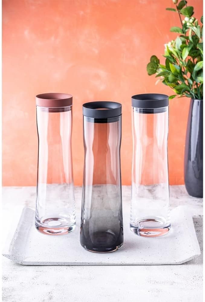 Thumbnail 1 de blomus SPLASH Jarra de vidrio 1L 🌙 Moonbeam, tapa silicona inox