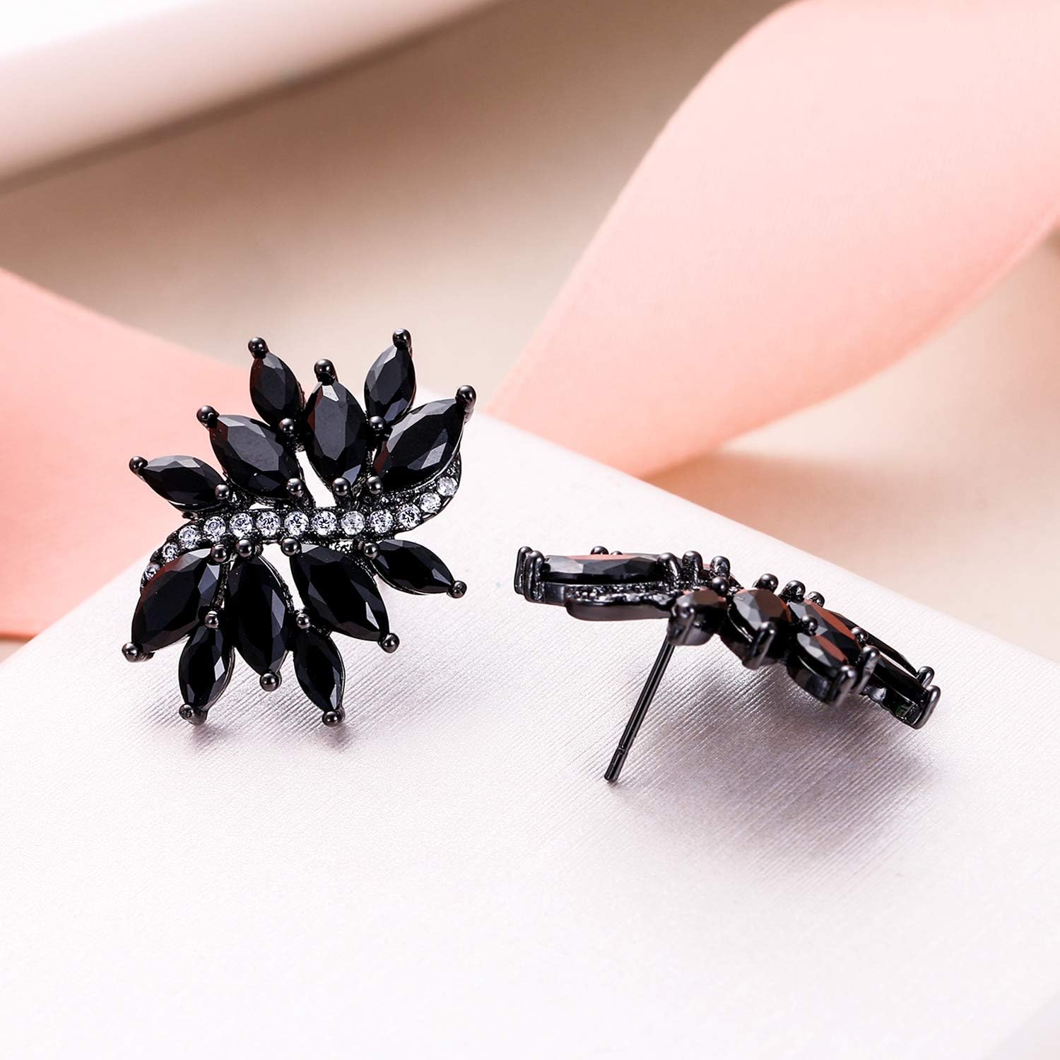 Detalle de Ever Faith Femme Marquise CZ Boucles d'oreilles percé – Floral Feuille Stud