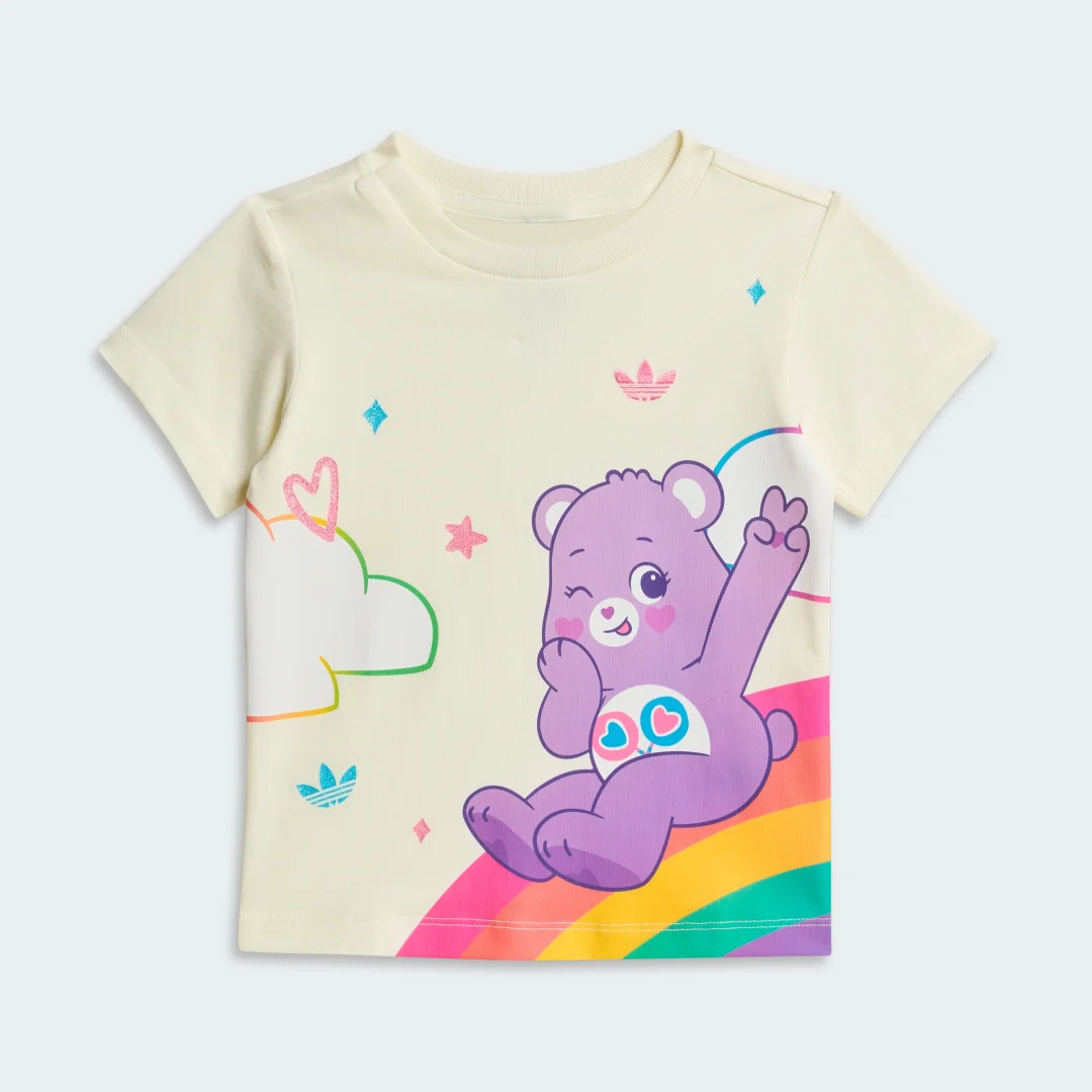 Detalle 2 de Conjunto Adidas Care Bears: Camiseta y pantalón corto en blanco