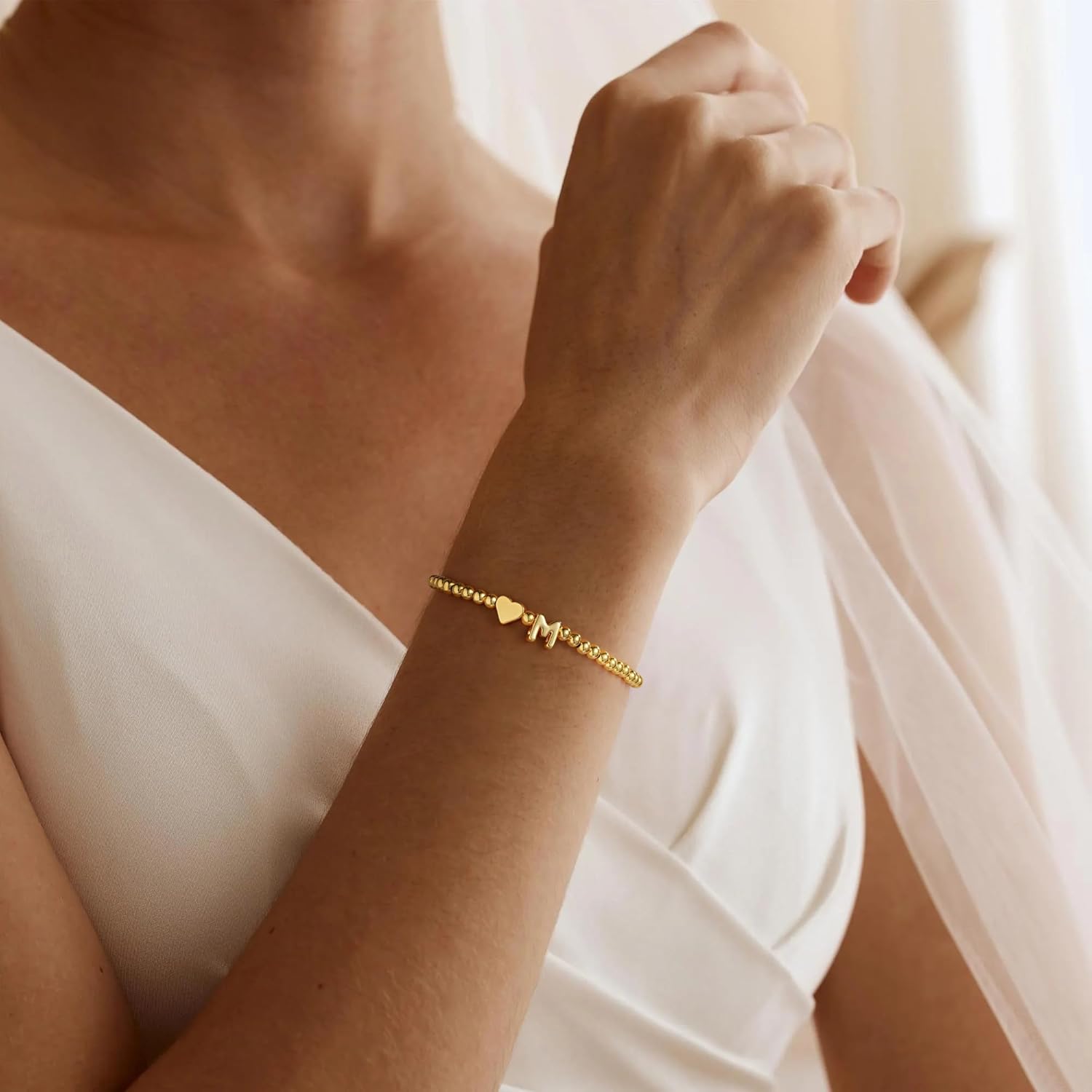 Thumbnail 3 de TINGN Armband Damen Gold – 14K Vergoldet, Herz & Initialien, elastisches Perlenarmband (16,5 cm)