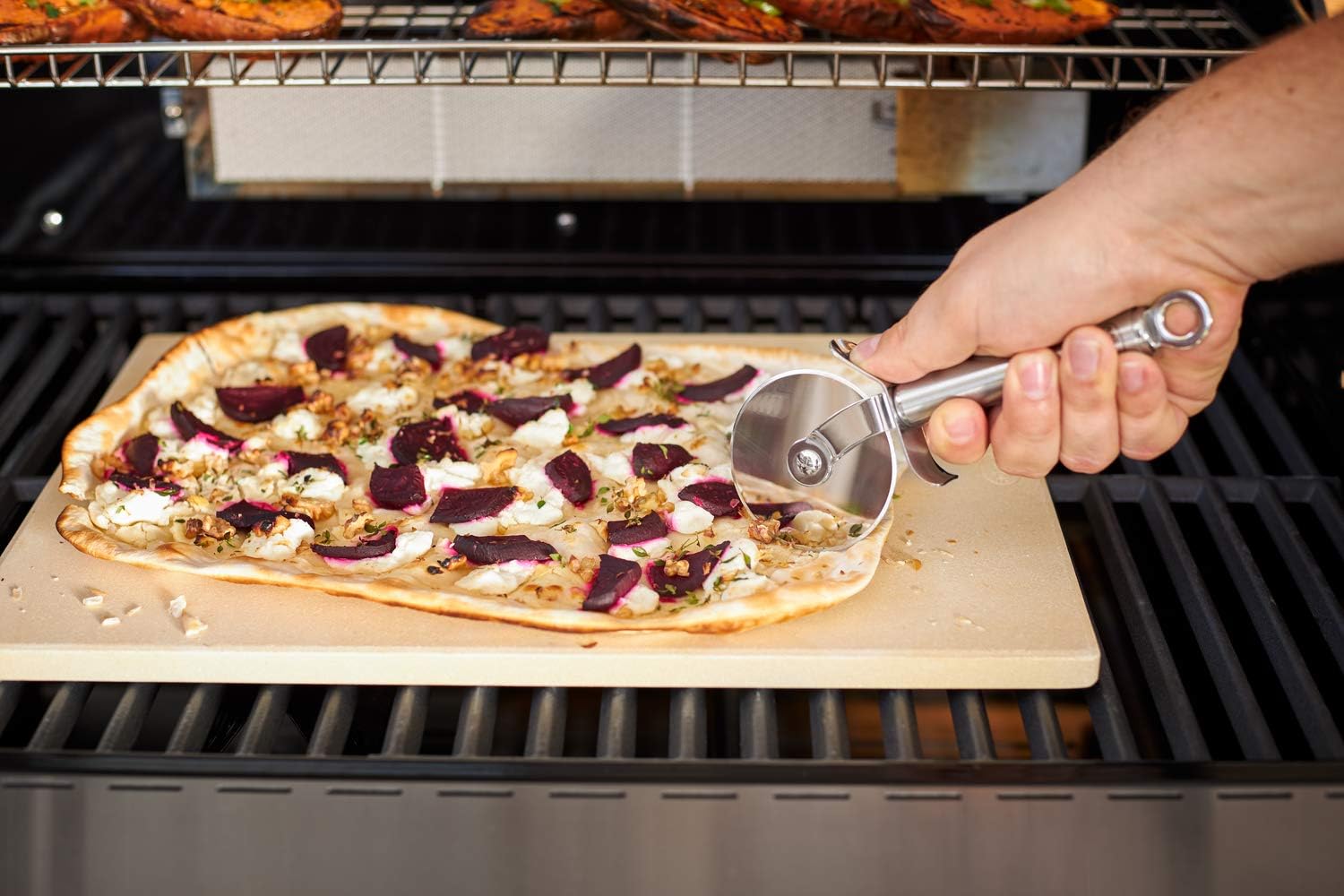 Detalle 2 de RÖSLE Pizza- und Flammkuchenschneider – hochwertig, stabil und hygienisch aus Edelstahl 18/10