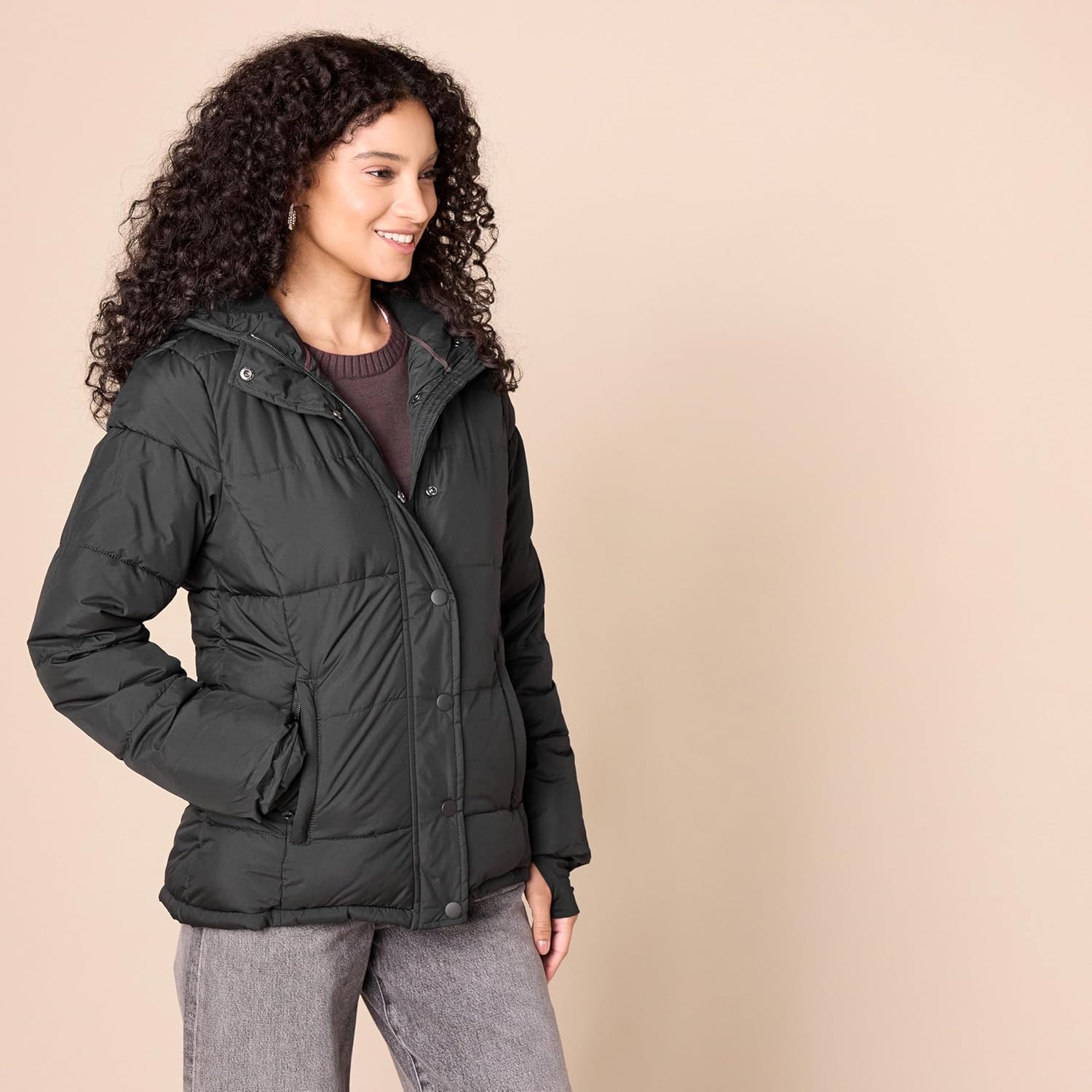 Thumbnail 1 de Amazon Essentials women’s heavyweight quilted long-sleeved hooded puffer jacket (plus size available)