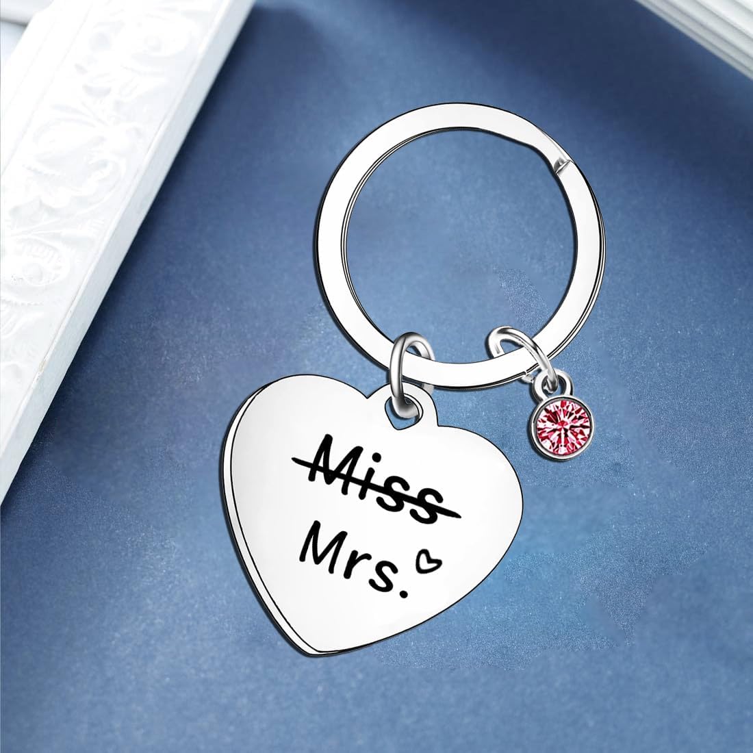Thumbnail 1 de Madhahefu Bride to Be Keyring – sentimental wedding day gift for the bride-to-be