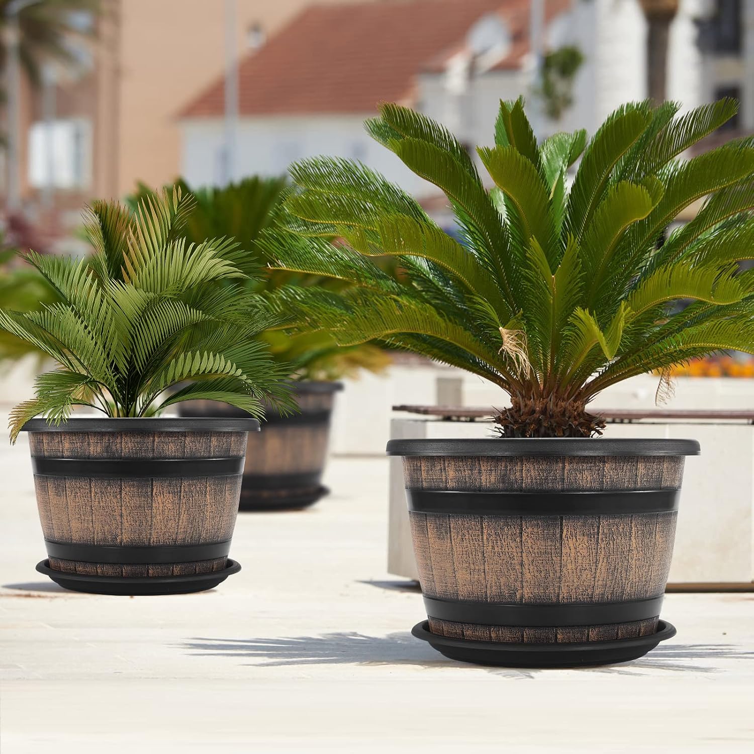 Detalle 2 de Quarut JND-88-22 14-Inch Plastic Whiskey Barrel Planters, 4-Pack with Saucers