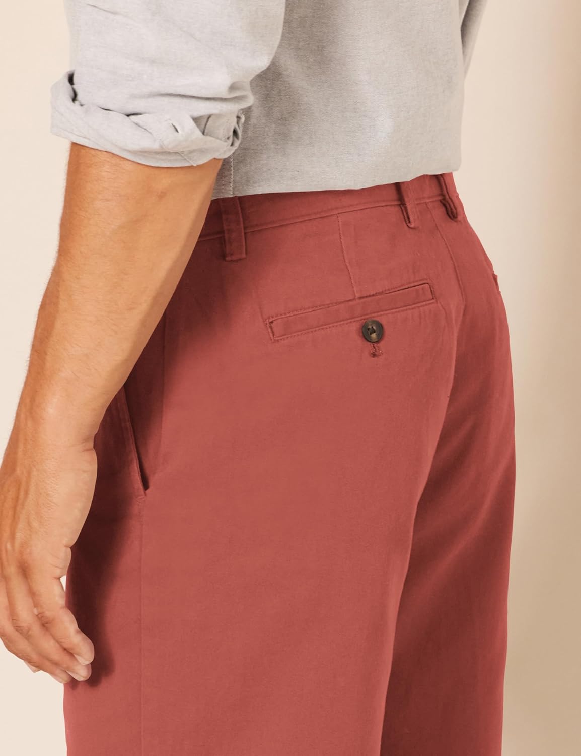 Thumbnail 3 de Amazon Essentials Men’s Classic Fit 9" Pocketed Chino Shorts (23cm) – cotton twill everyday shorts