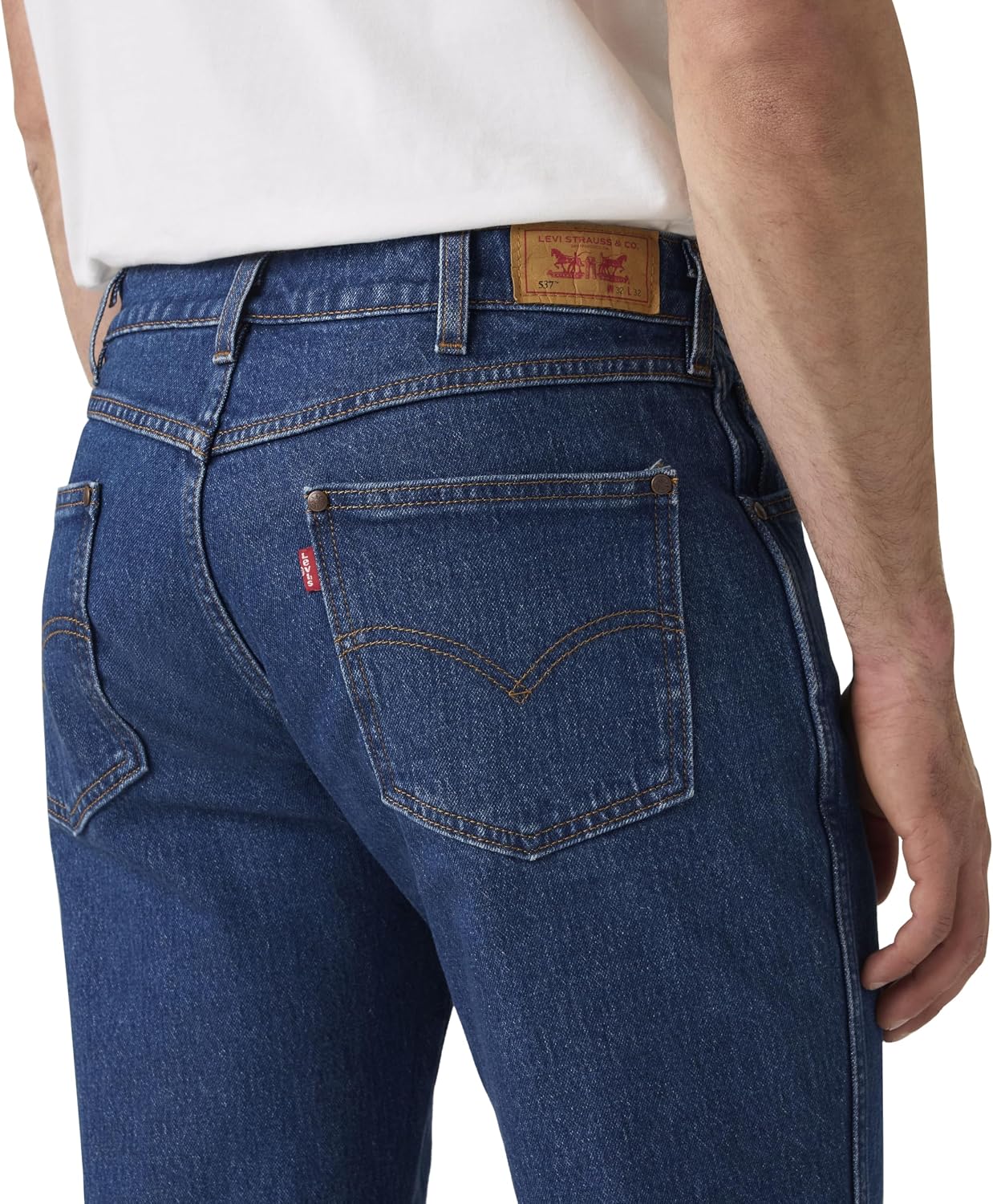 Detalle 2 de Levi's 537 Western Bootcut-jeans med låg midja och utsvängt ben