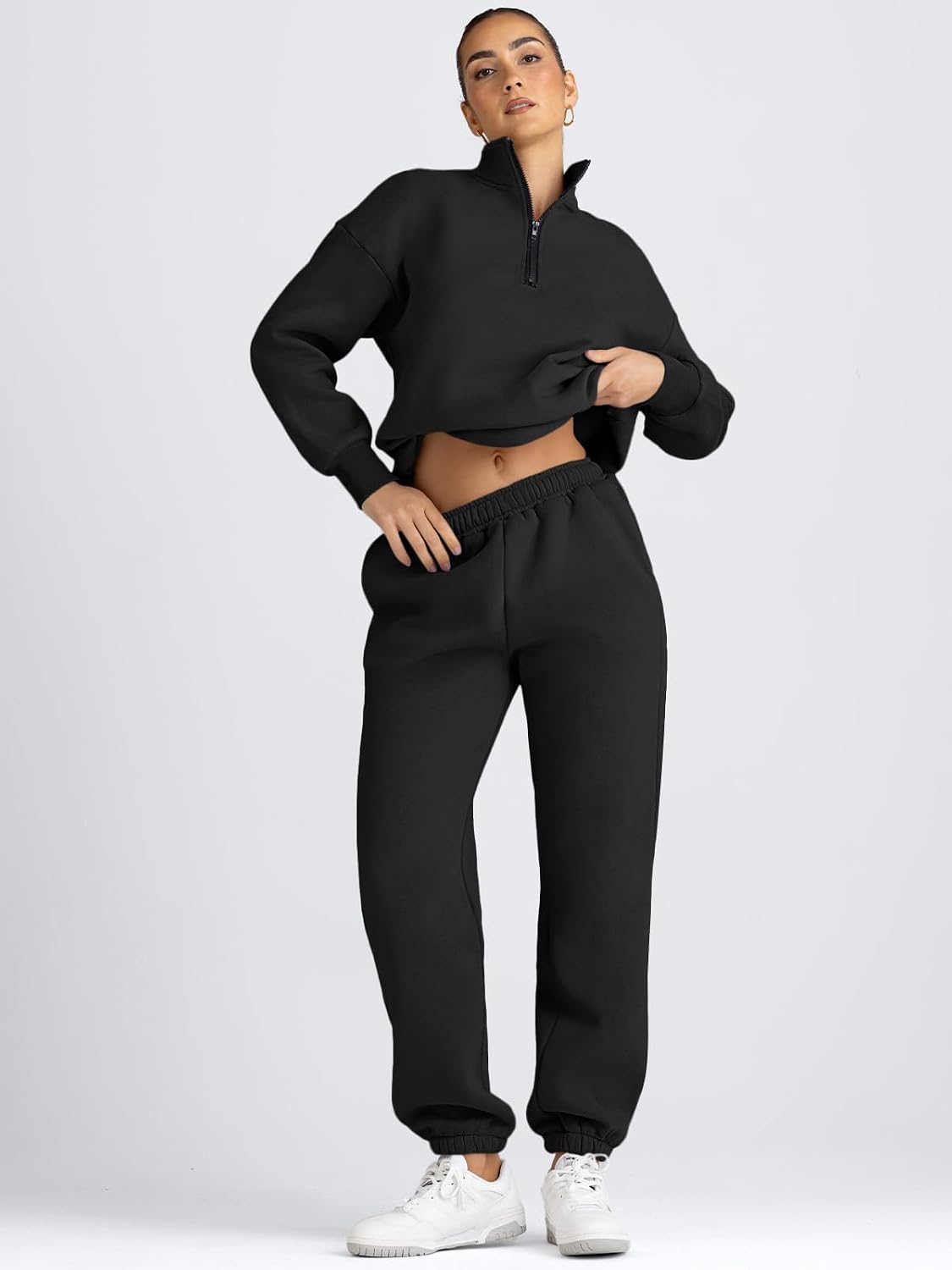Detalle de AUTOMET Women's Two-Piece Sweatsuit with Half-Zip Pullover and Pocket Joggers