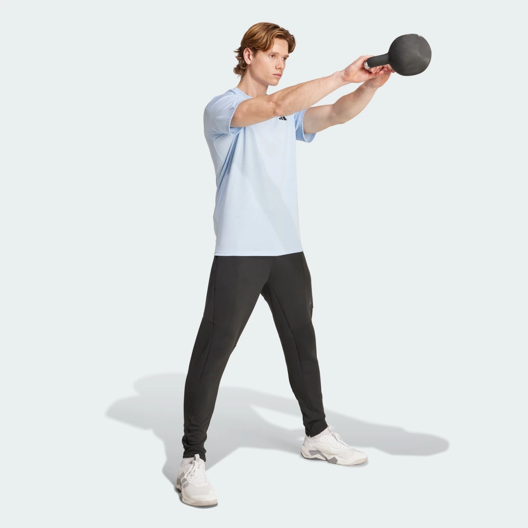 Detalle de Camiseta Adidas Train Essentials Feelready Training – azul
