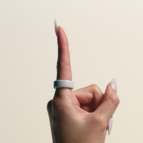 Detalle de Oura Ring 4 Ceramic Cloud (Talla 7) | Averigua tu talla con el kit de tallaje