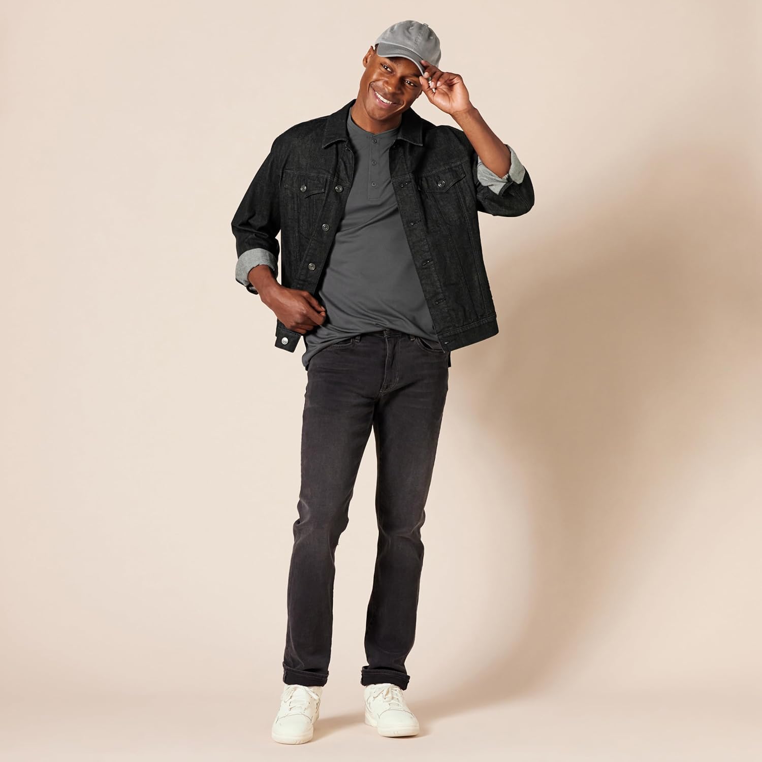Thumbnail 3 de Amazon Essentials Men’s Regular-Fit Quick-Dry Jersey Henley T-Shirt