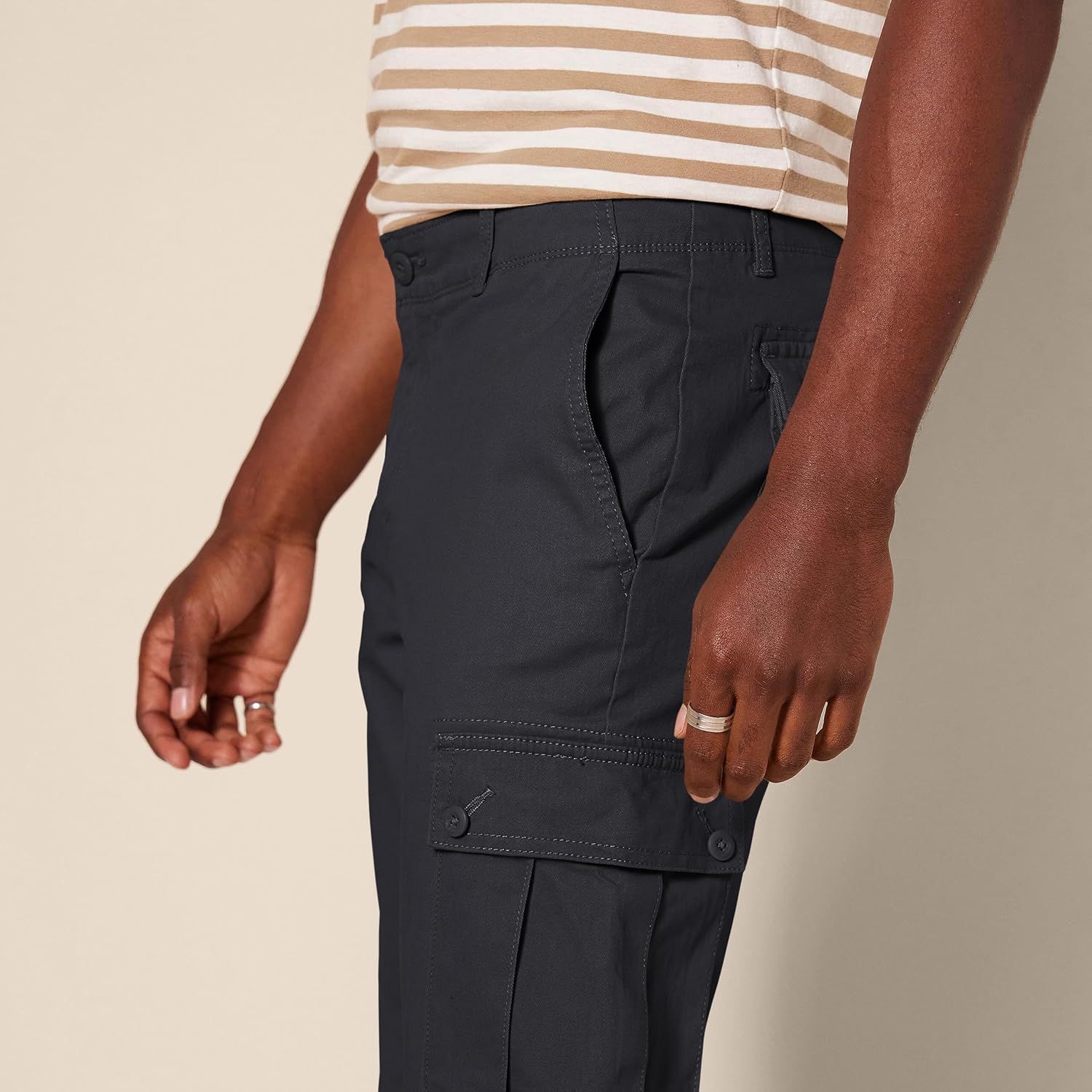 Thumbnail 2 de Amazon Essentials Men’s Slim Fit Stretch Work Cargo Trousers (Big & Tall)