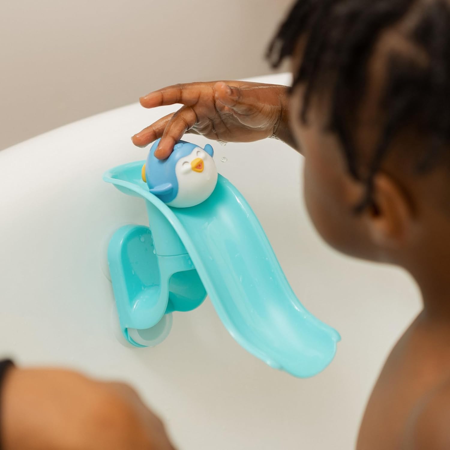 Thumbnail 3 de Nuby Splash ‘N Slide – Jouet de Bain Pingouin pour Bébé, Toboggan et Amis Arctiques à Gicler (18 Mois et +)
