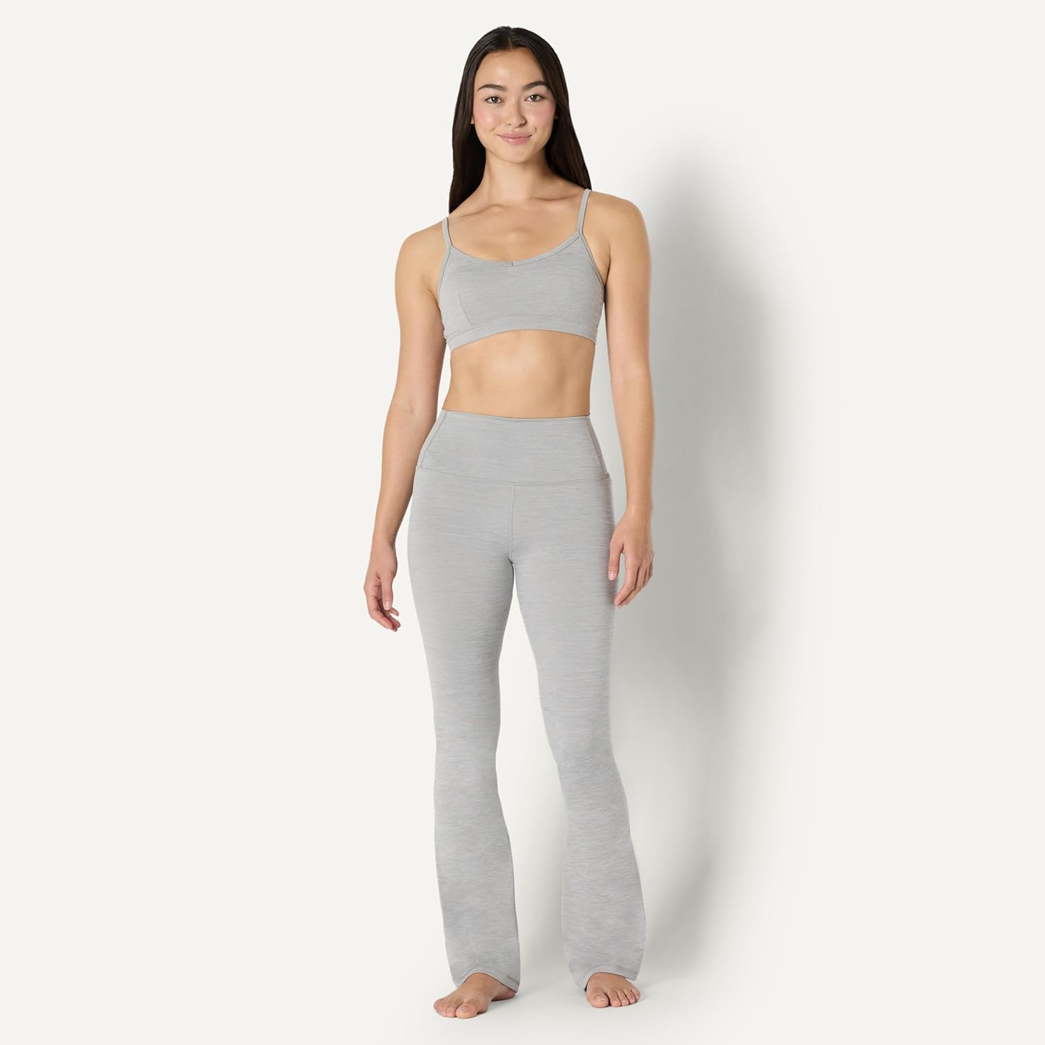 Detalle de Amazon Essentials Women's Active FormFlex Buttery Soft Light Support Yoga Sports Bra