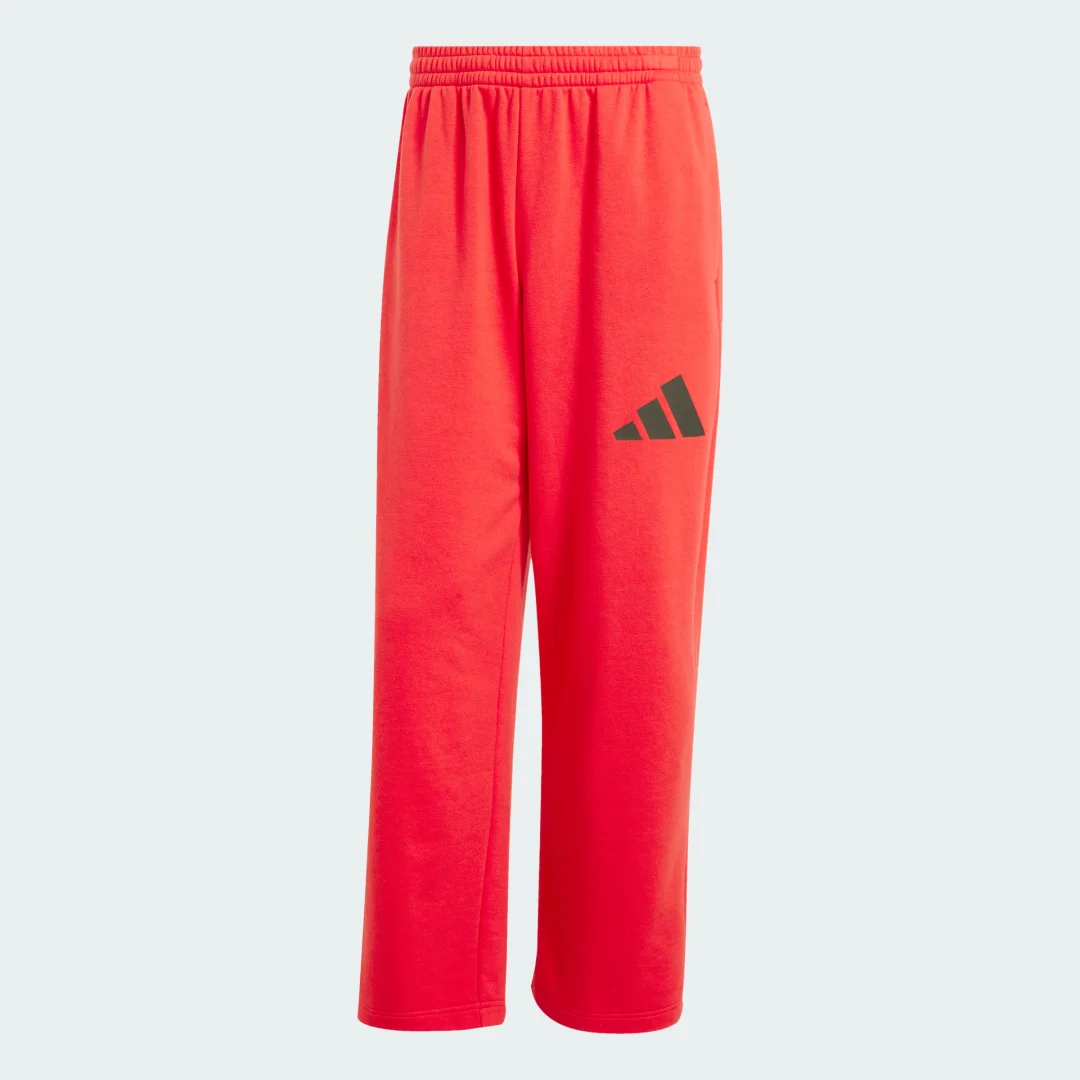 Detalle 2 de Pantalón Essentials Wide Leg 3 Bar Logo de Adidas (Rojo) – comodidad casual para el día a día