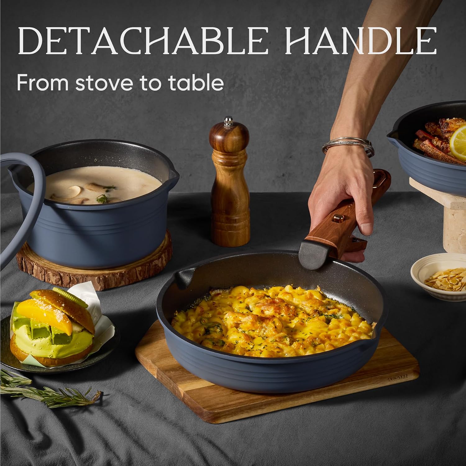 Detalle de CAROTE 30-Piece Titanium Cookware Set with Detachable Handle