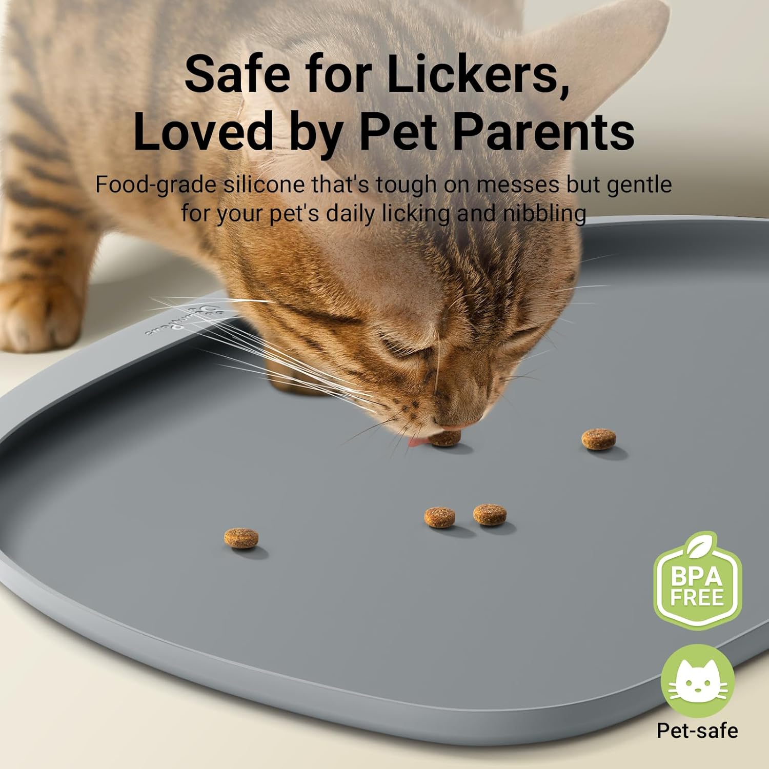 Detalle de DownyPaws Cat Feeding Mat for Floors – Waterproof, BPA-free Silicone with Raised Edge