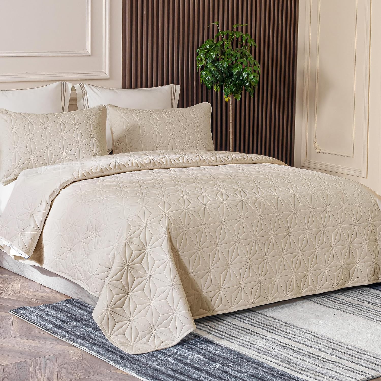Detalle de Whale Flotilla Queen Quilt Set, 90 x 96 Inches