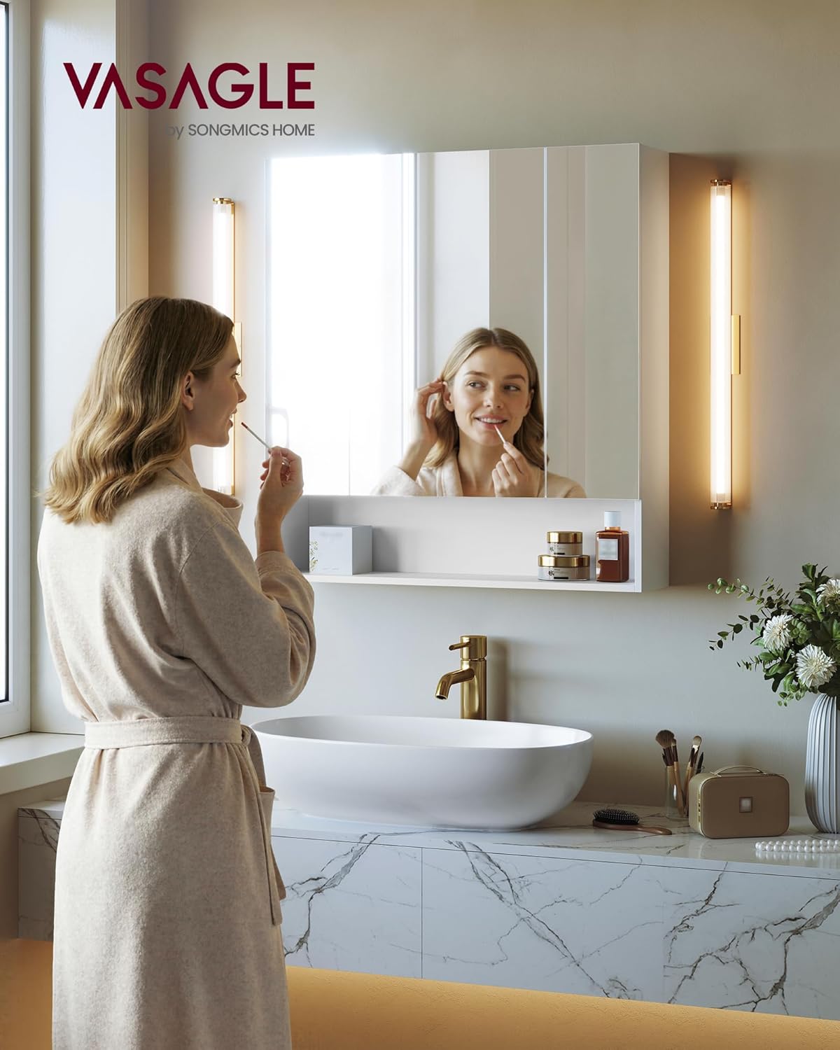 Detalle 2 de VASAGLE KAILYN BBK129W01 armadietto bagno da parete con specchio e ante a specchio