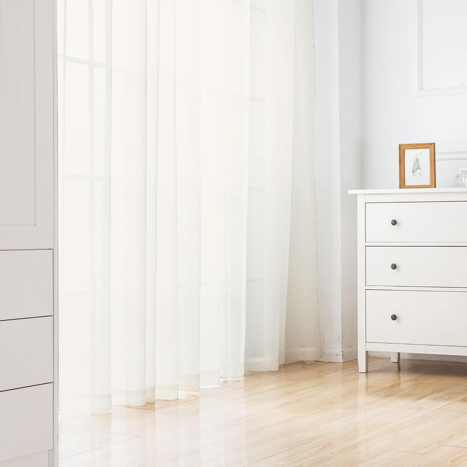 Detalle 2 de Chyhomenyc Ivory Sheer Curtains (96 Inch Length) — 2 Panels Set, Light-Filtering Voile