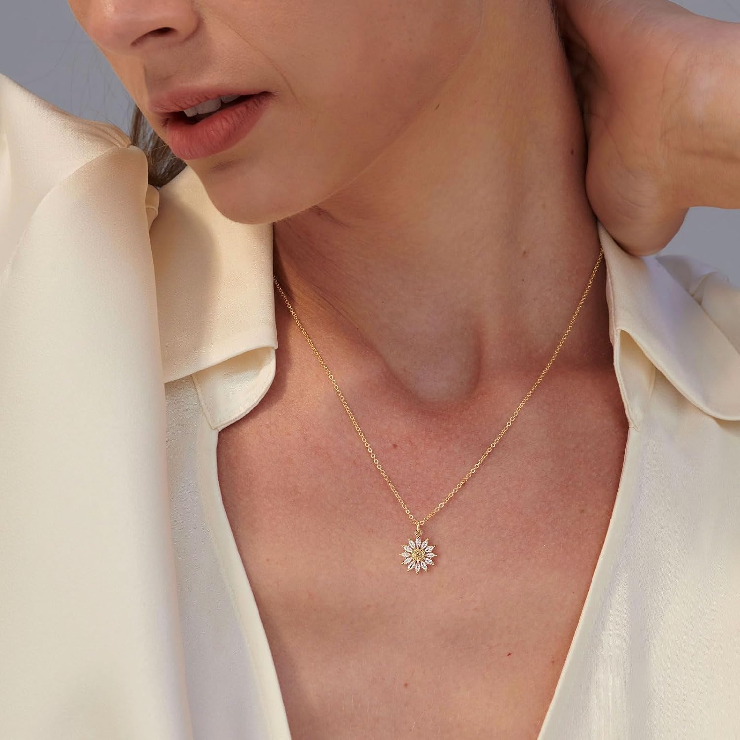 Detalle de HANLI 14K Gold vergoldete Halskette für Damen mit Anhänger – zarte Kette, hypoallergen