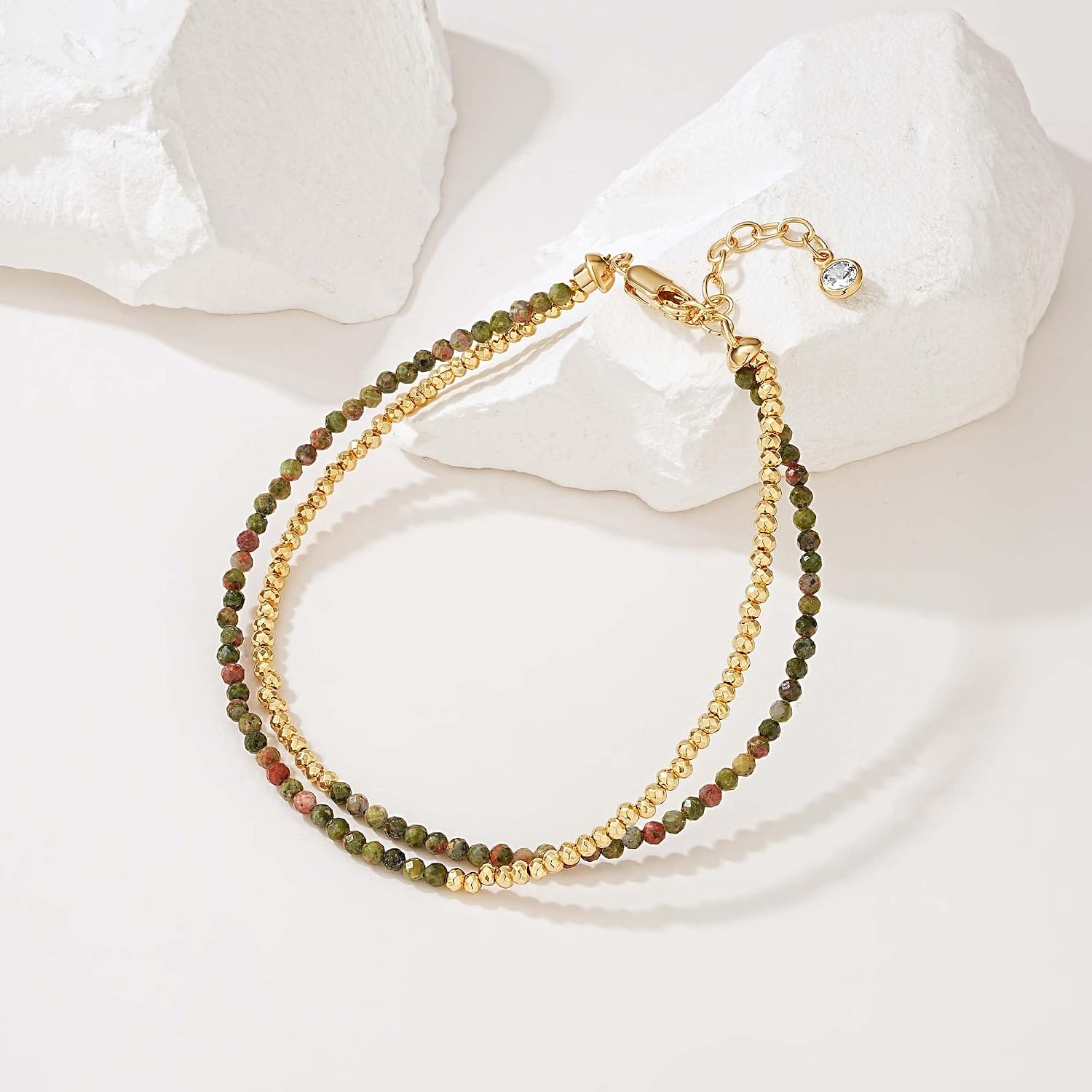 Detalle de Jenosy Goldarmband für Frauen – Multicolor-Unakit-Anhänger, 18 Karat vergoldet, handgefertigtes Perlenarmband-Set