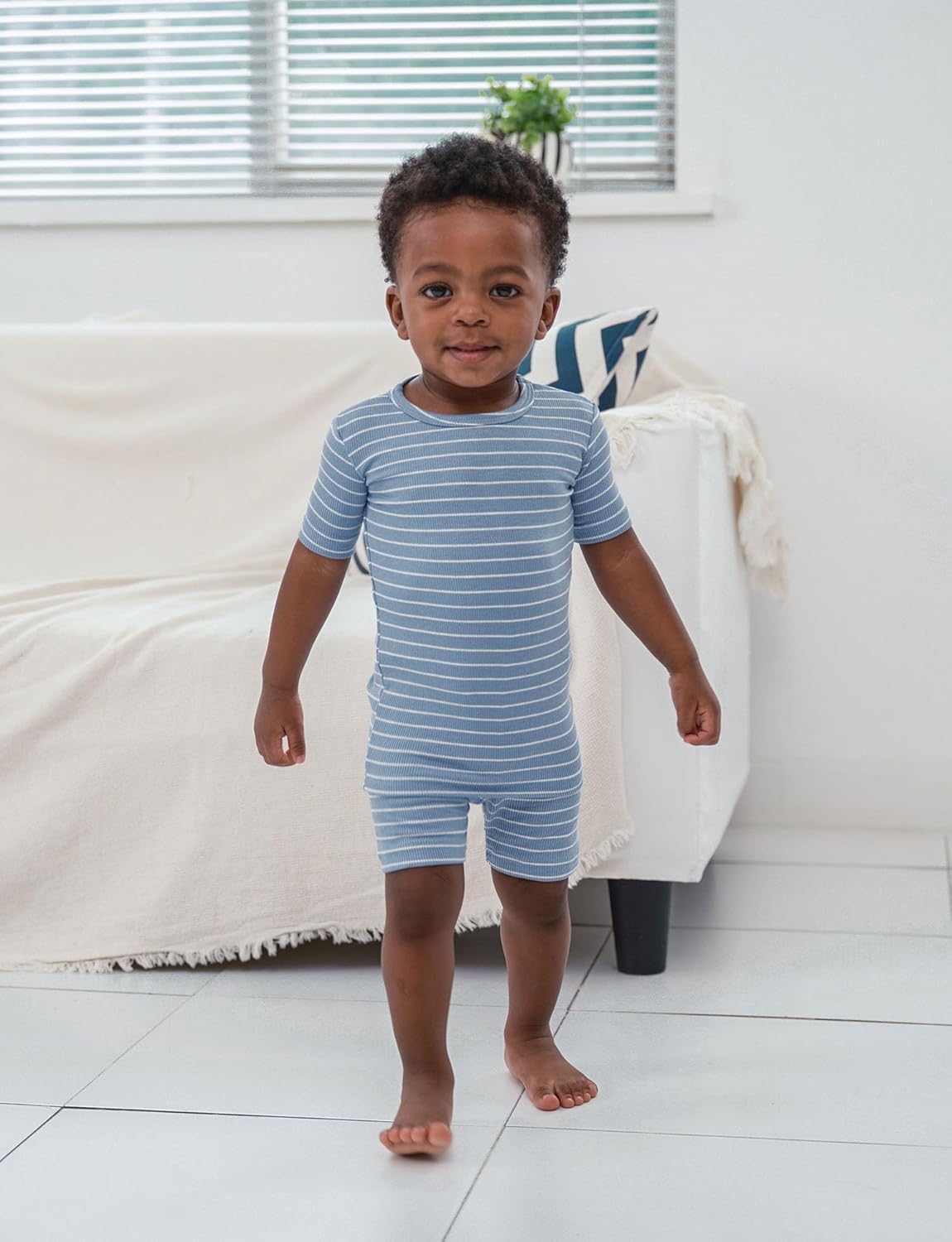 Thumbnail 2 de AVAUMA Stripe Pattern Baby Pajama Set: Snug, Ribbed Sleepwear for Kids