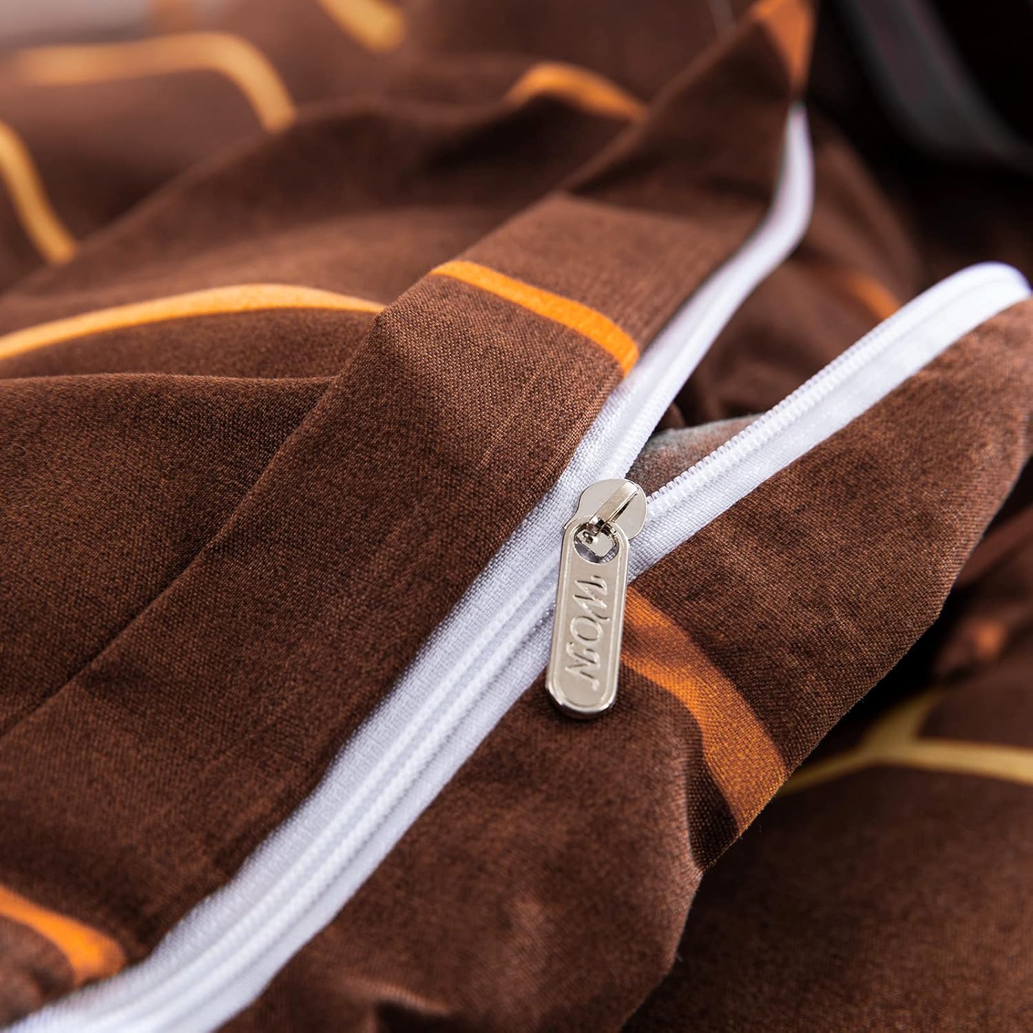 Thumbnail 5 de DJY Brown Geometric Duvet Cover Set (King, 220 x 230cm) – Reversible Golden Stripes, Zip Closure