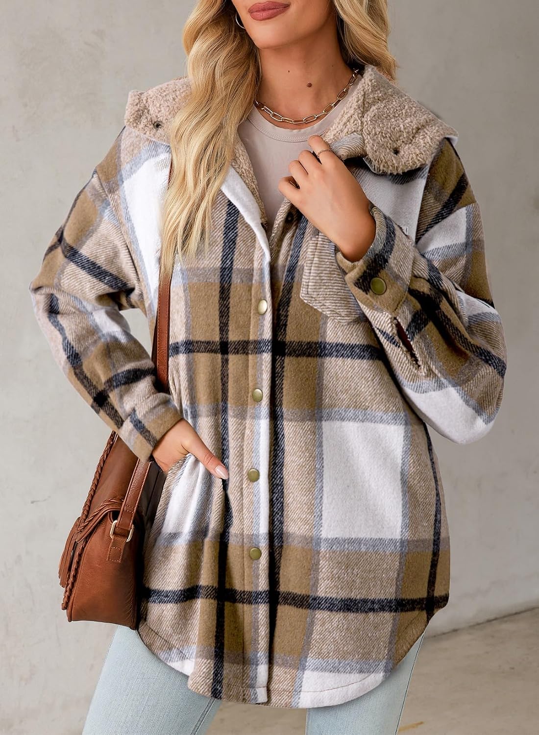Detalle 2 de Dokotoo 2025 Flannel Hooded Plaid Shacket — Jacket