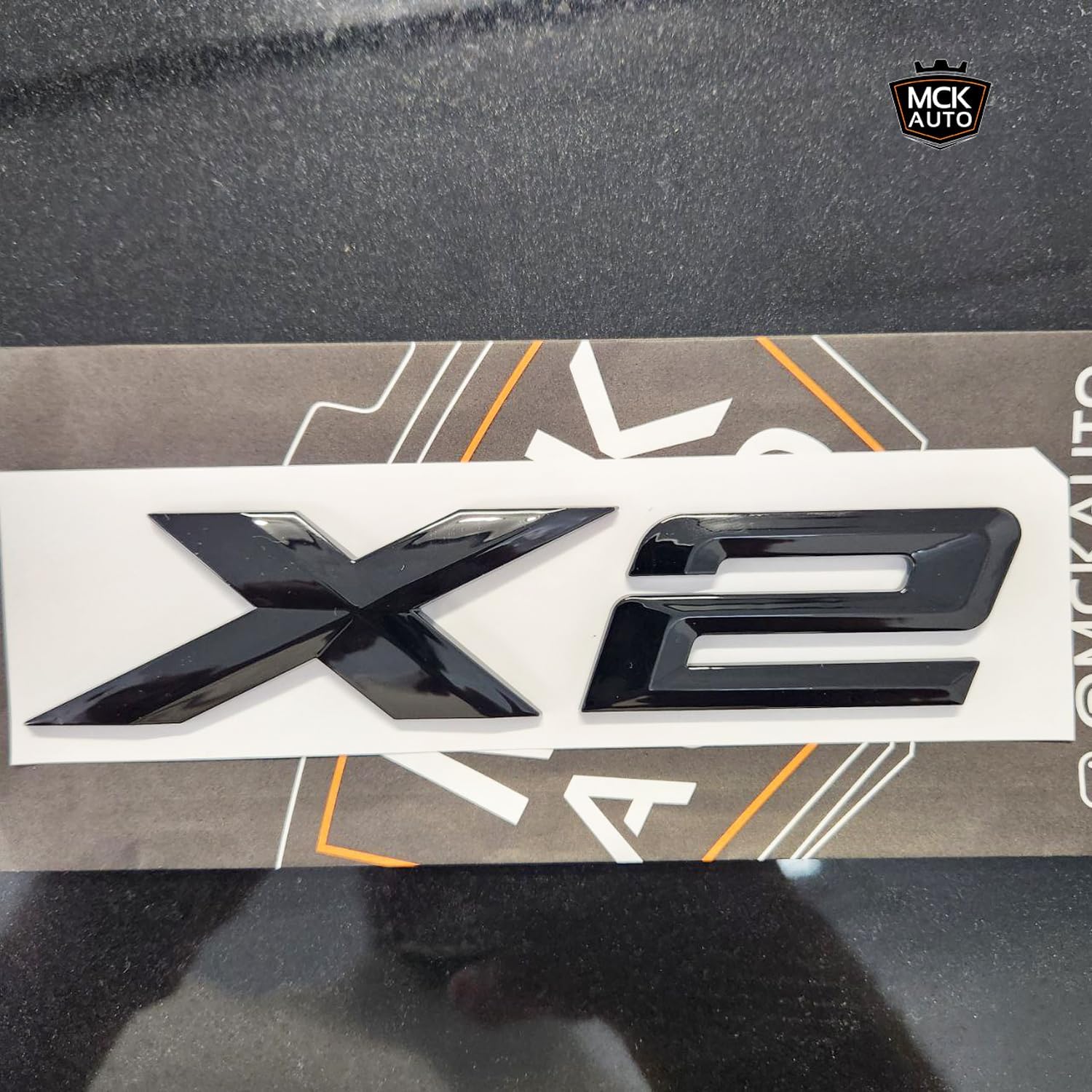 Detalle 2 de MCK Auto X2 Black Glossy Rear Boot Badge