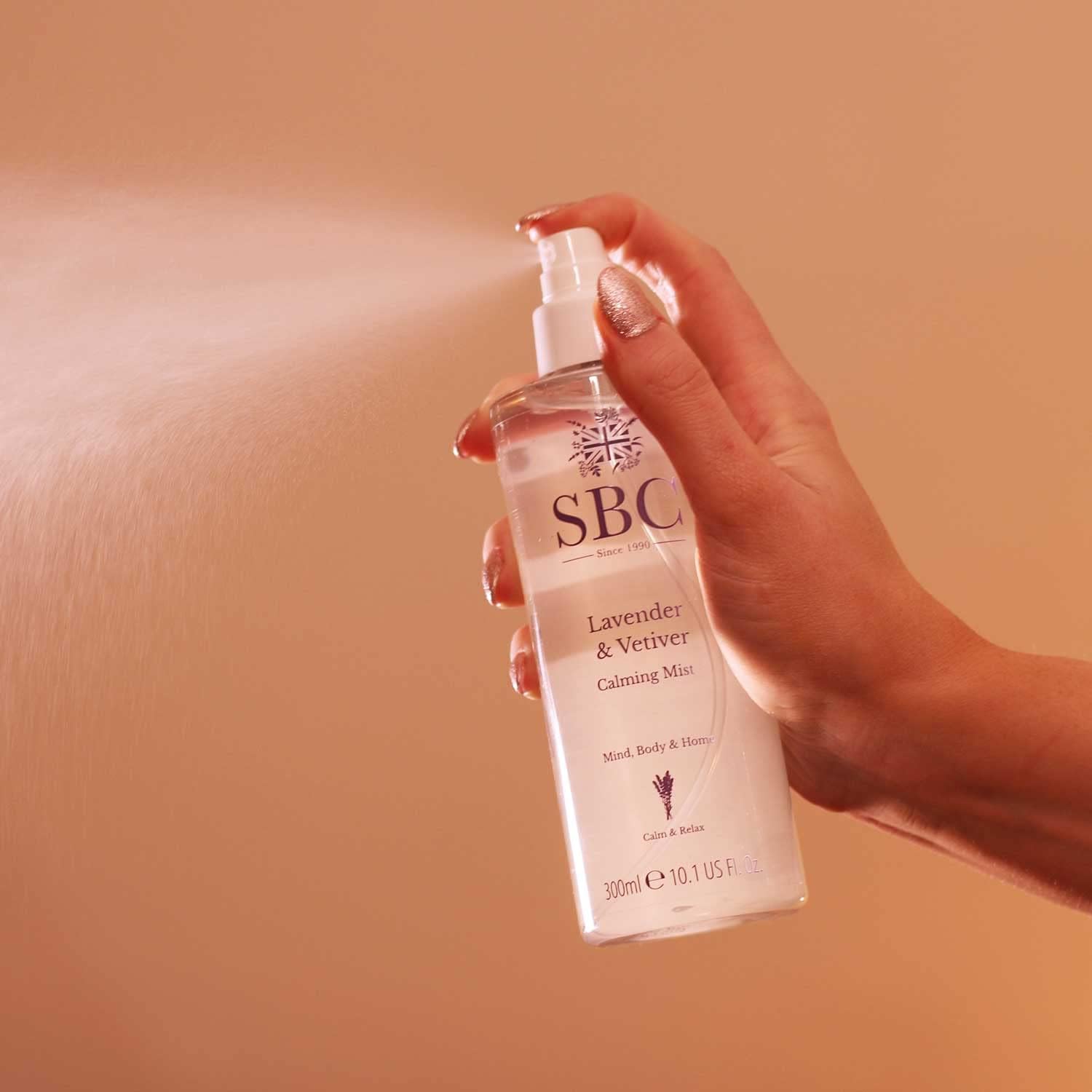 Detalle de SBC Skincare Lavender & Vetiver Calming Mist – 300ml (Vegan Friendly Sleep Spray)