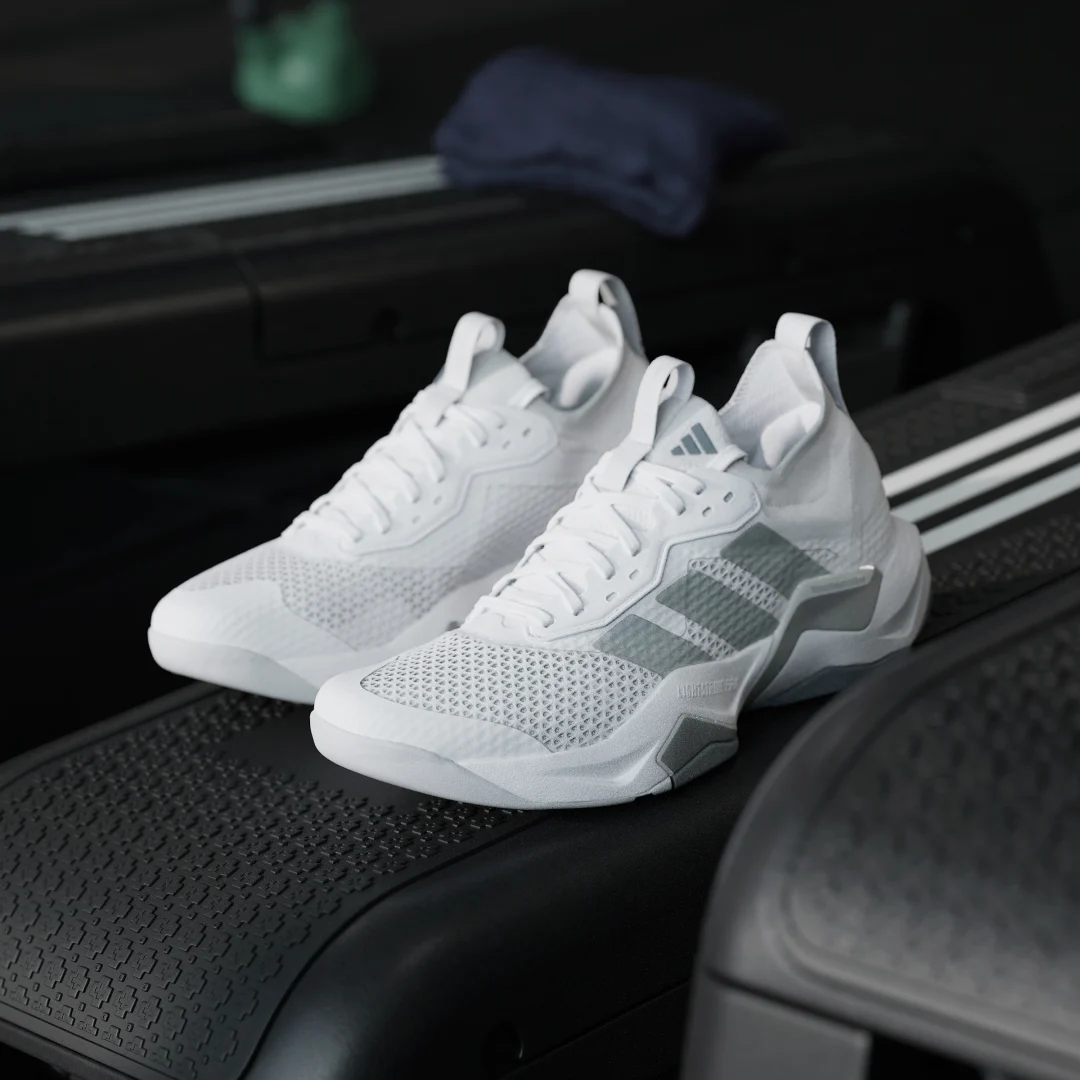 Detalle de Adidas Rapidmove ADV 2: Zapatilla de entrenamiento en blanco para tus rutinas