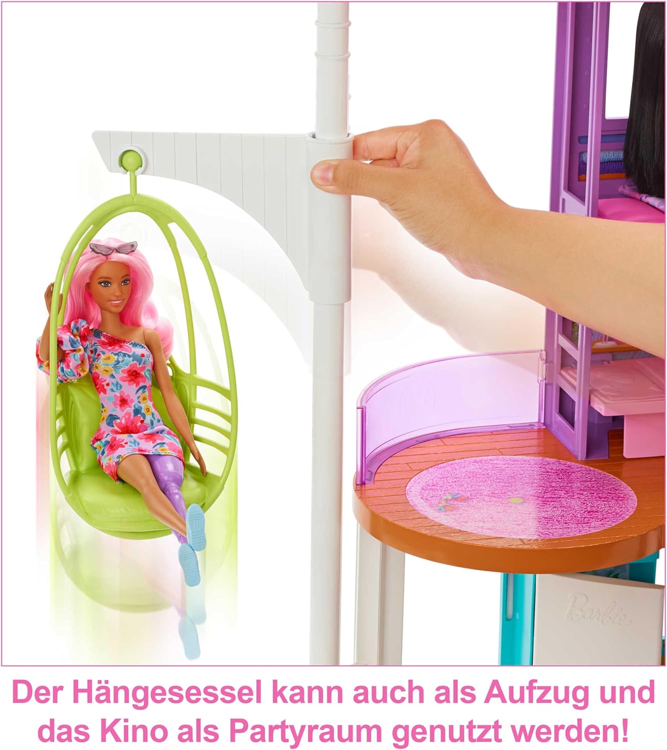 Thumbnail 3 de Barbie Ferienhaus (116 x 77,9 cm) – 6 Spielbereiche, komplett eingerichtet mit Aufzug und klappbarem Design