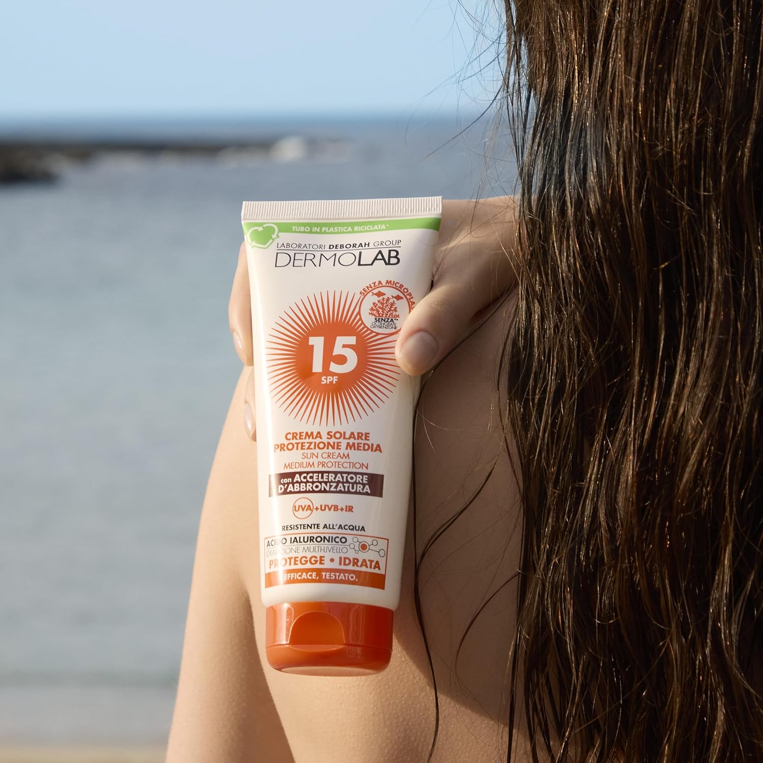 Detalle 2 de Dermolab Crema Solare Abbronzante Protettiva SPF 15, Texture Vellutata Non Grassa 200 ml