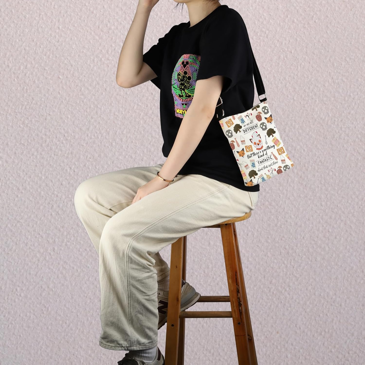 Detalle de Fantastic Fox Inspired Fox Tote Bag – A Practical Gift for Fox Lovers