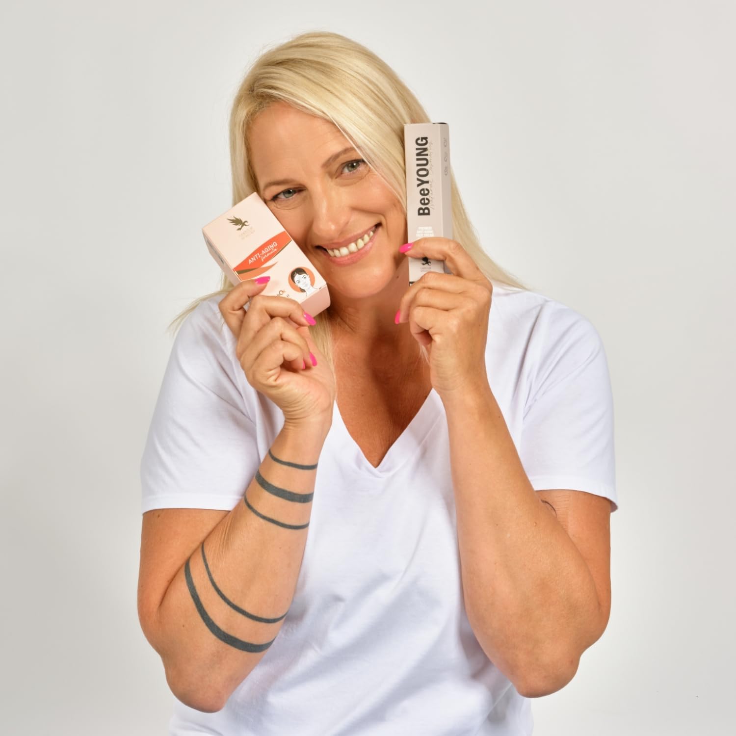 Thumbnail 5 de Carnium Botanicals BeeYOUNG Crema viso al veleno d'api 50 ml