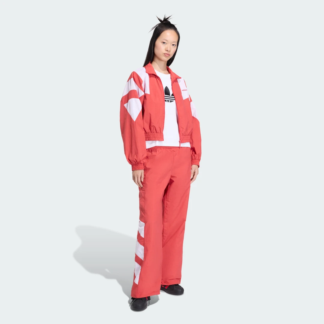 Detalle de Chaqueta deportiva Adidas efecto lavado con cremallera y bloques de colores — Rojo