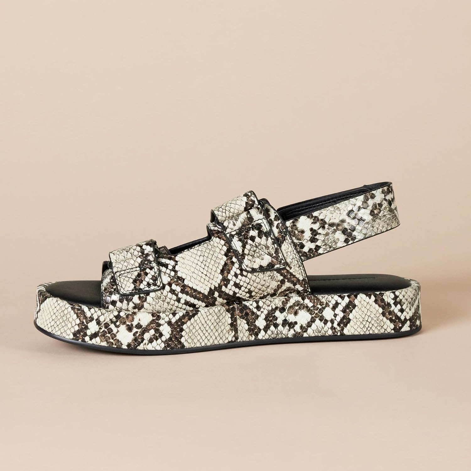 Detalle de Amazon Essentials Triple Strap Sandals 2.5 cm