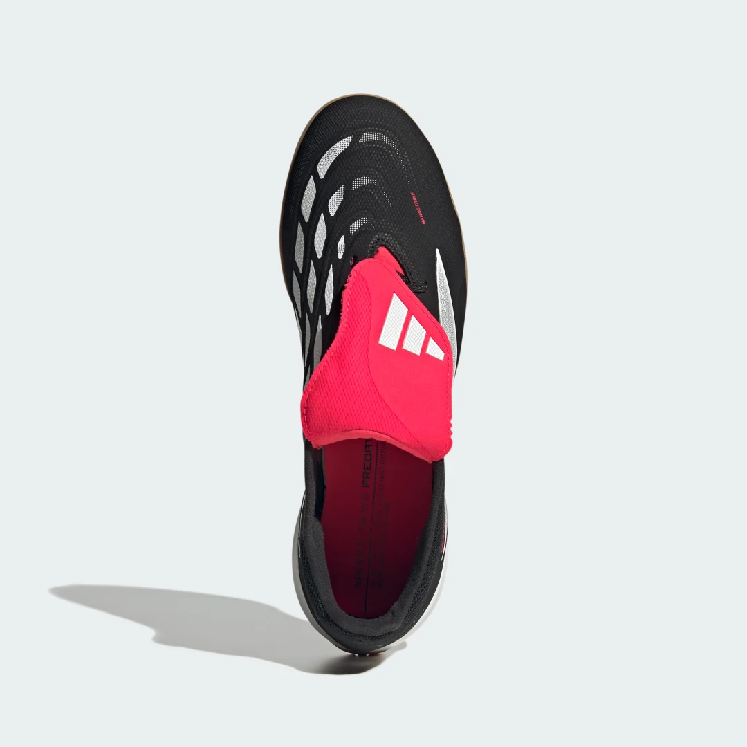 Detalle de Adidas Predator League Indoor: zapatilla de fútbol con lengüeta plegable, diseñada para pistas indoor
