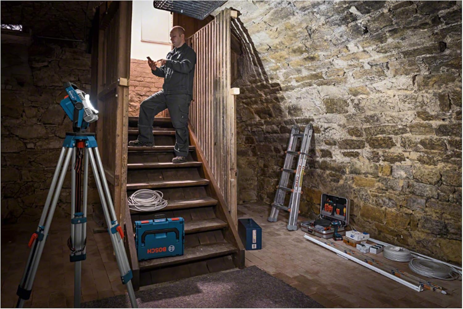 Thumbnail 4 de Projecteur de chantier LED sans-fil Bosch Professional 18V System GLI 18V-2200 C (Connect Ready)