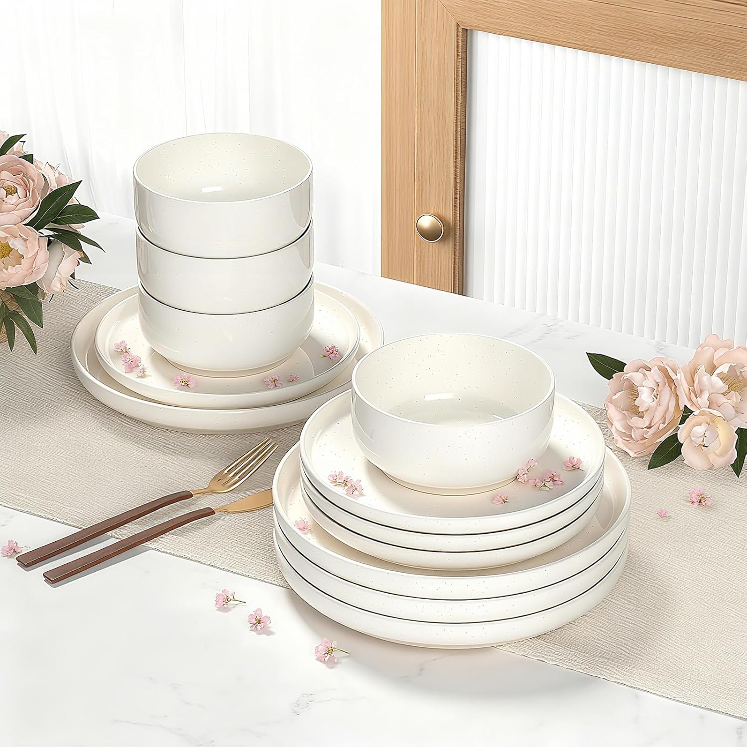 Detalle de Plates and Bowls 12-Piece Dinnerware 🍽