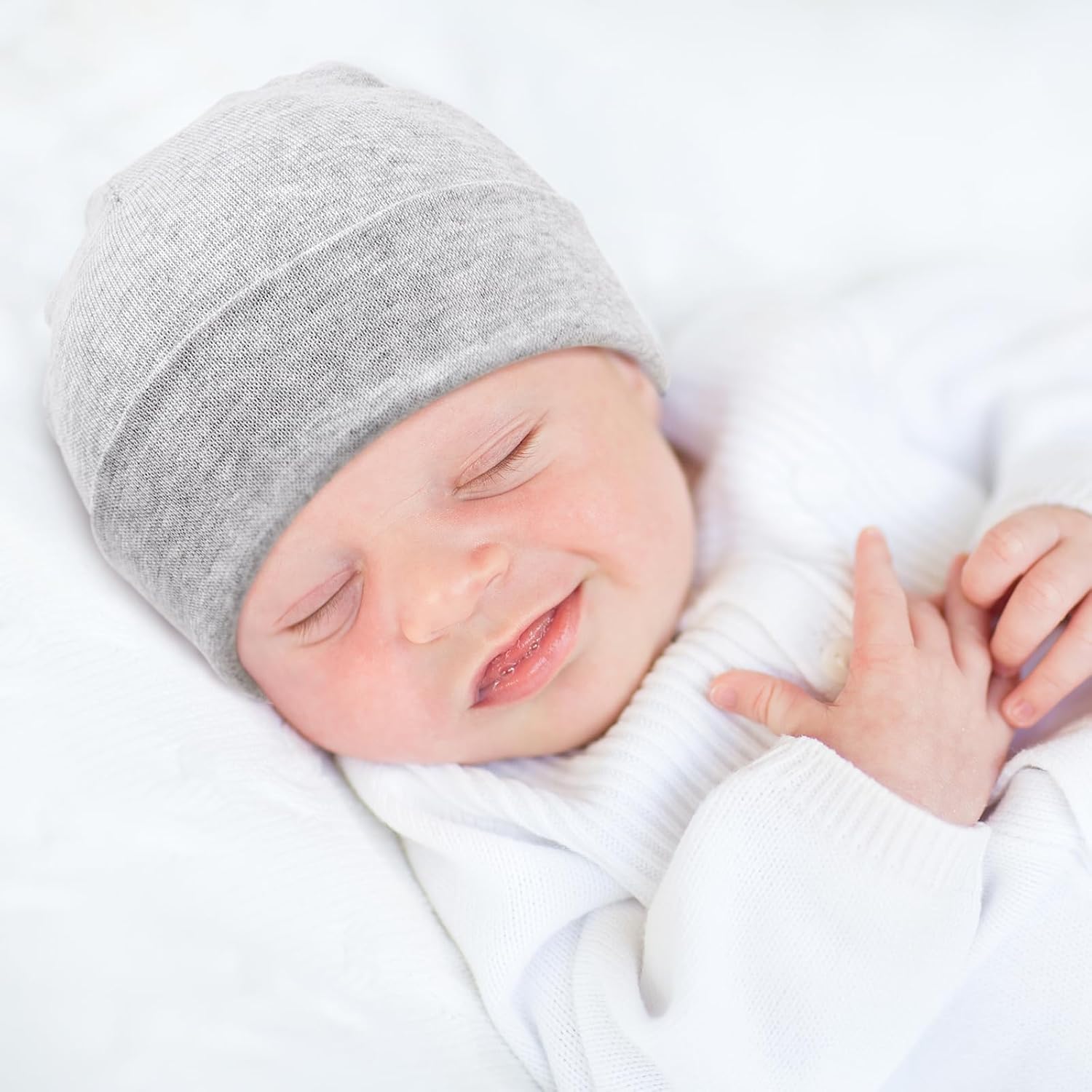 Detalle de DRESHOW 4-pack baby beanie set for newborns and toddlers (soft knit, hospital-style caps)