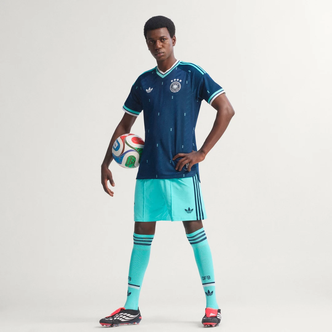 Detalle de Camiseta segunda equipación Alemania 26 Oficial – Adidas