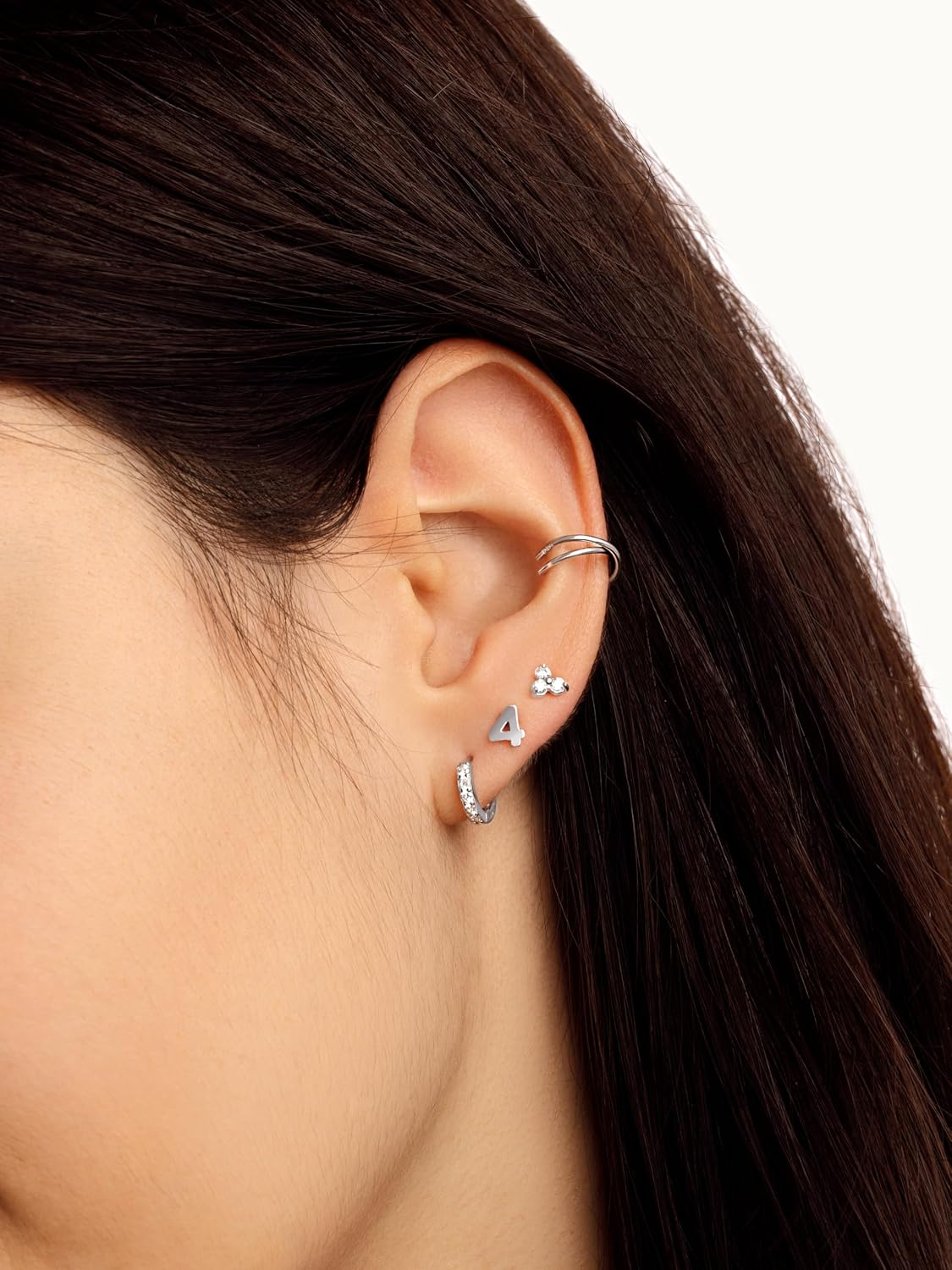 Detalle 2 de SINGULARU Orecchino Singolo Clover in Argento 925 con finitura oro 18kt 💍