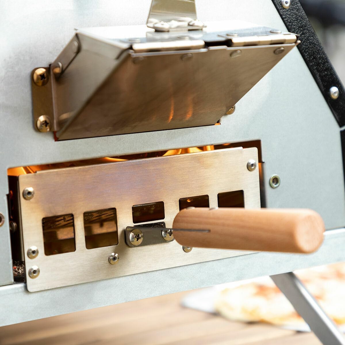 Detalle de InnovaGoods 8435527826215 pelletpizzaoven met keramische steen en thermometer