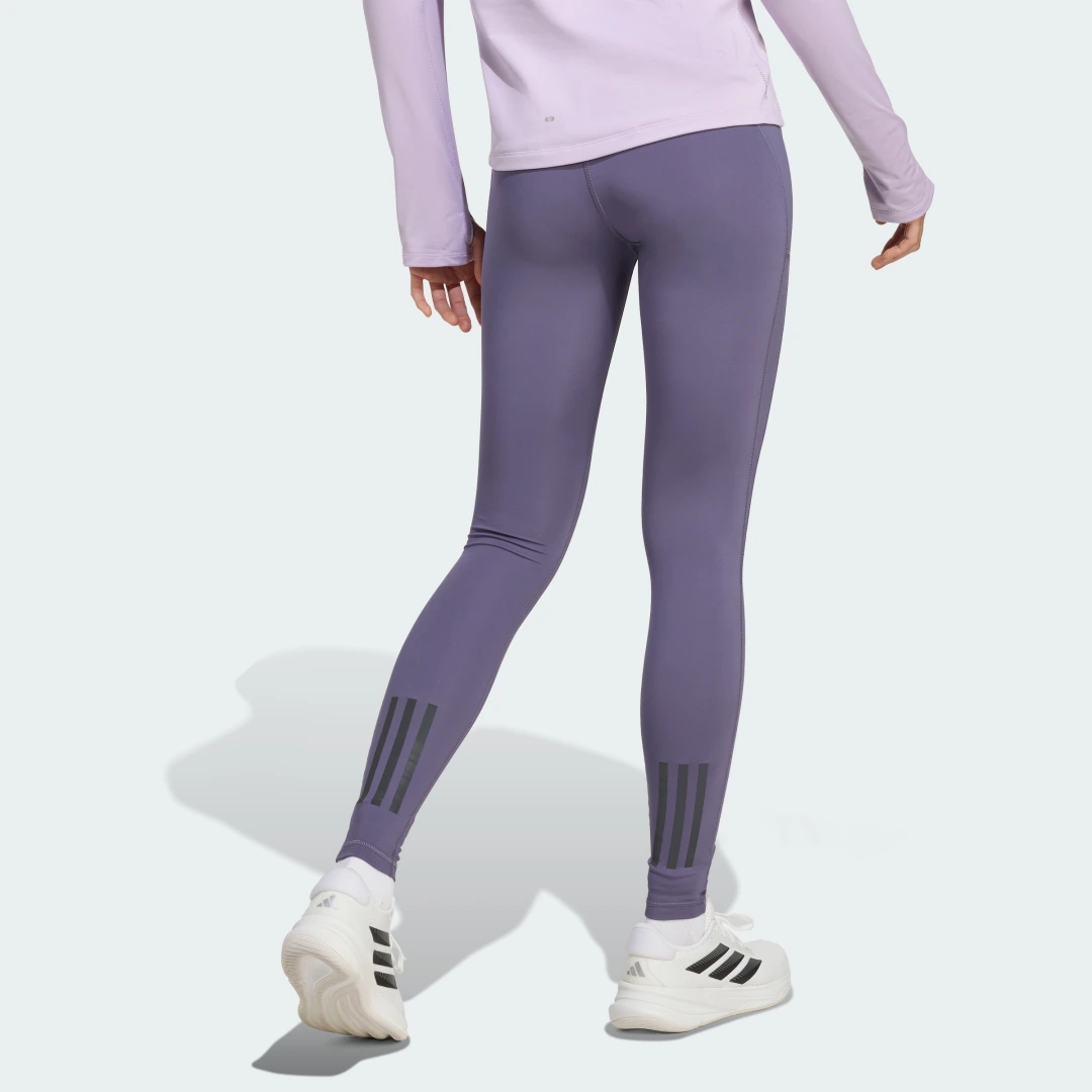 Detalle 2 de Mallas largas Own the Run de Adidas en violeta