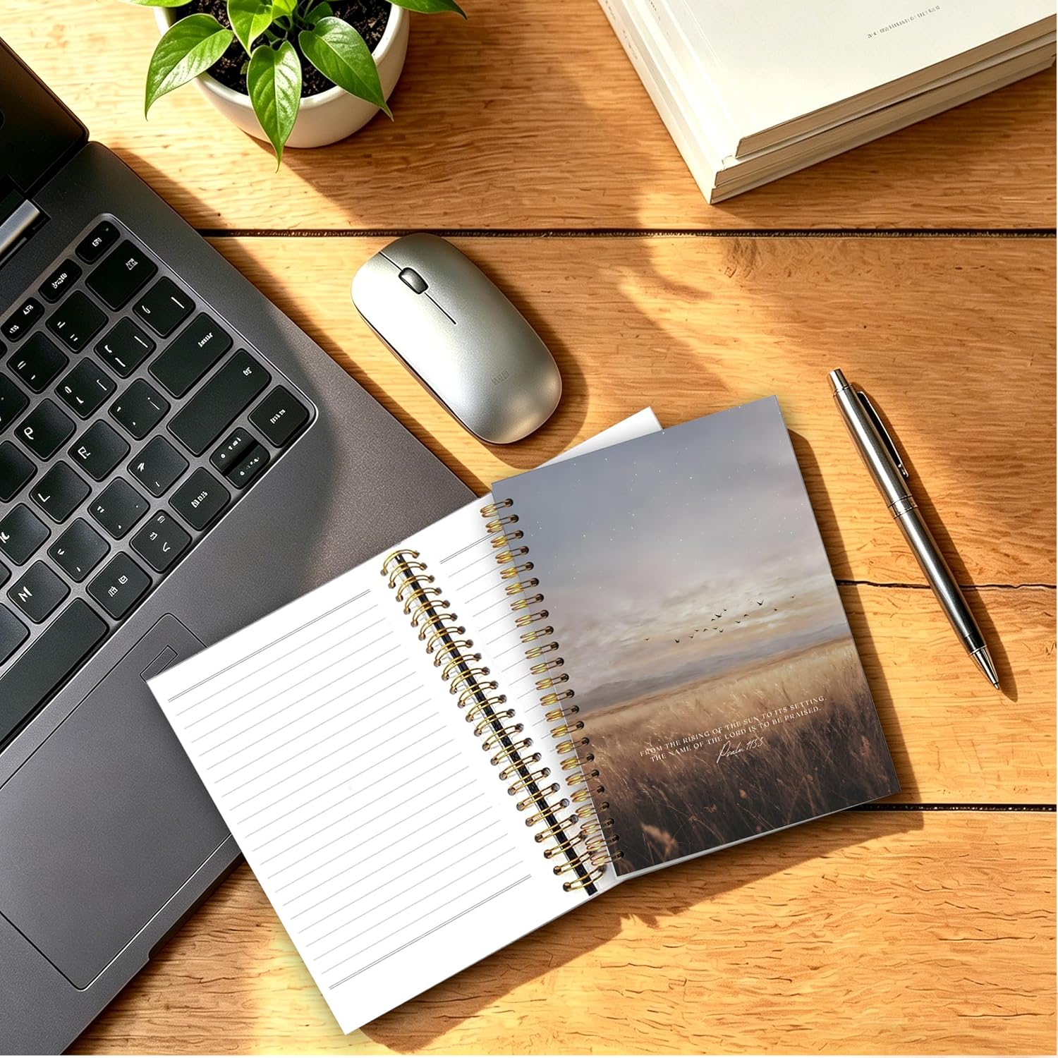 Detalle de WOOGCHEIR Spiral Notebook, 5.5 x 8.3-Inch