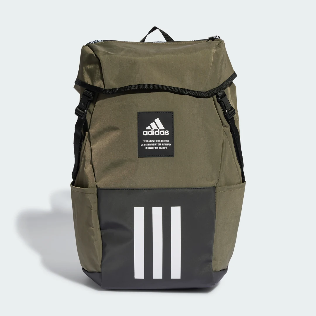 Detalle de Mochila 4ATHLTS Camper de Adidas: versatilidad y estilo para tu día a día