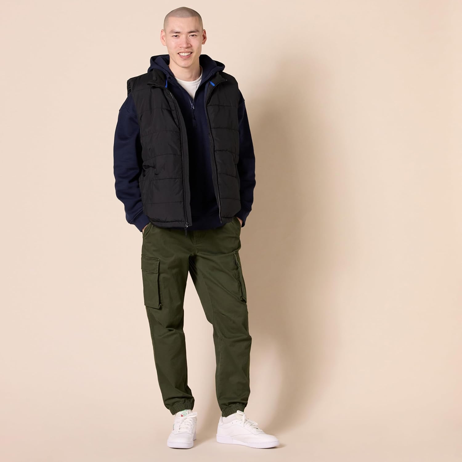 Thumbnail 4 de Amazon Essentials Men’s Drawstring-Waist Regular-Fit Cargo Joggers with Stretch Cotton Twill