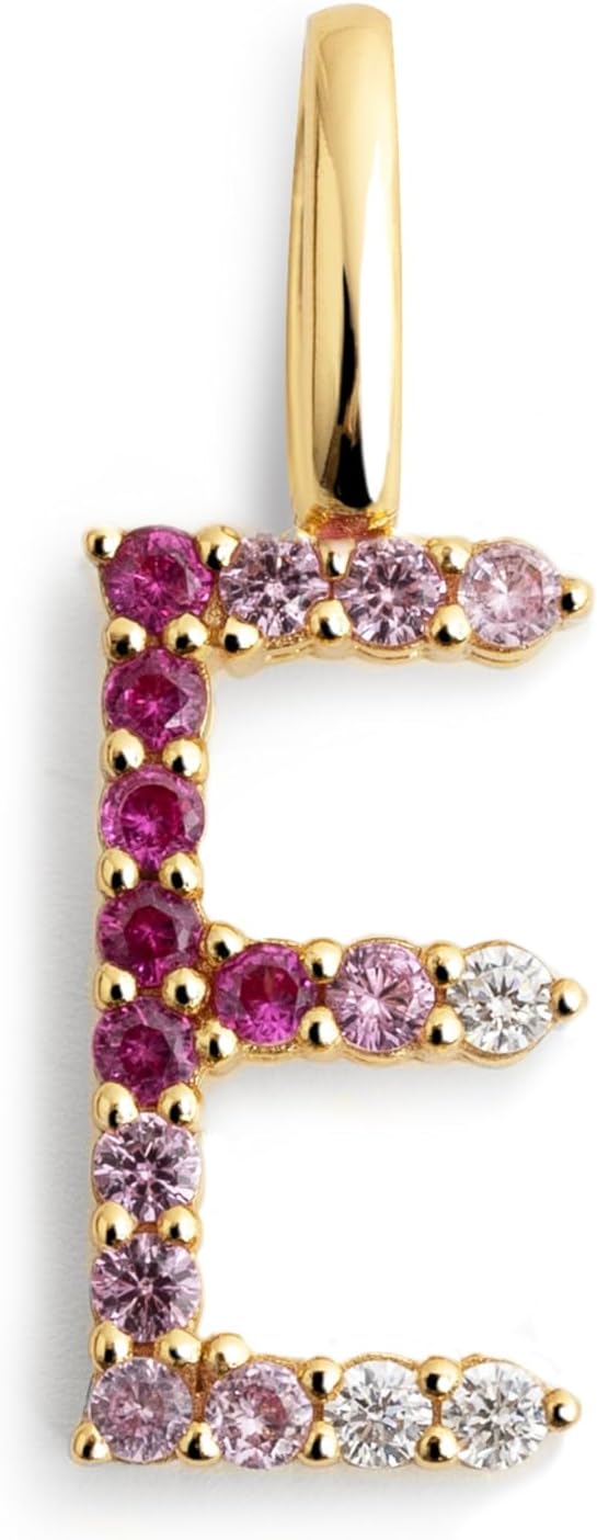 Detalle de SINGULARU Charm Letter Spark Sakura: ciondolo iniziale in Argento Sterling 925 placcato oro 18kt con zirconi