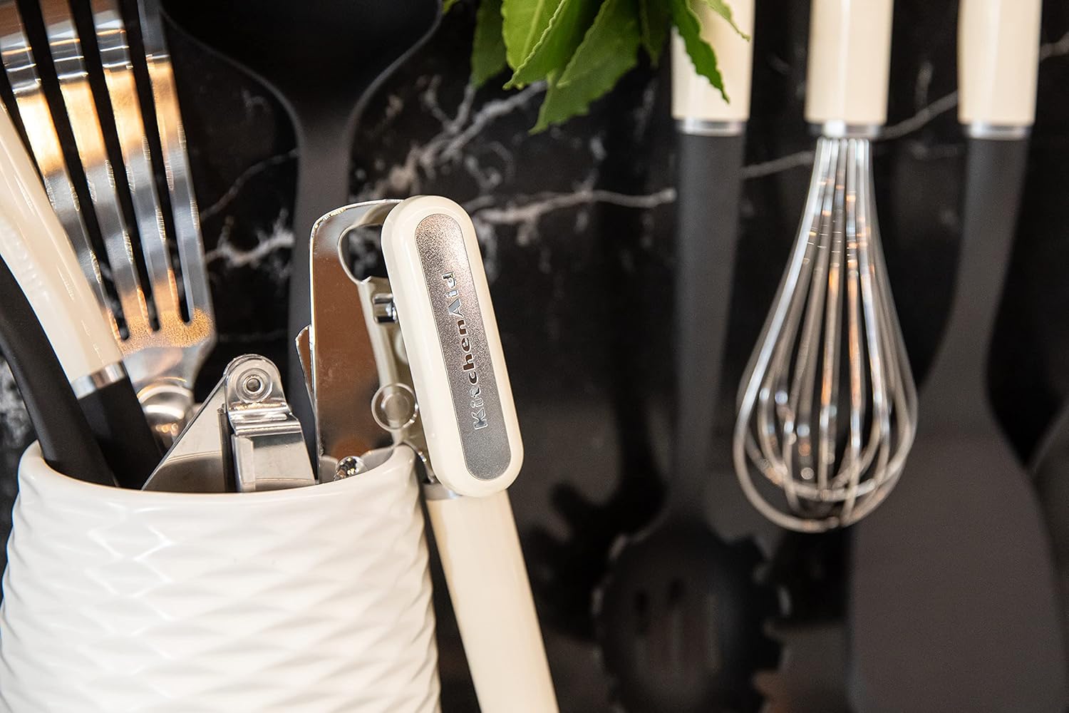 Thumbnail 3 de KitchenAid Fouet de cuisine inox blanc amande